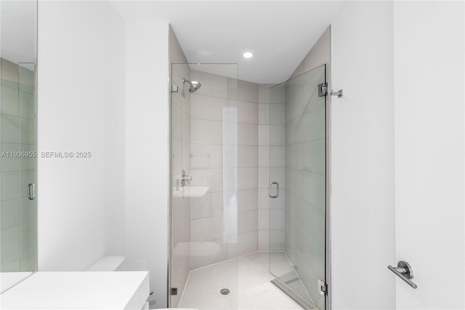 BISCAYNE BEACH CONDO - Residential