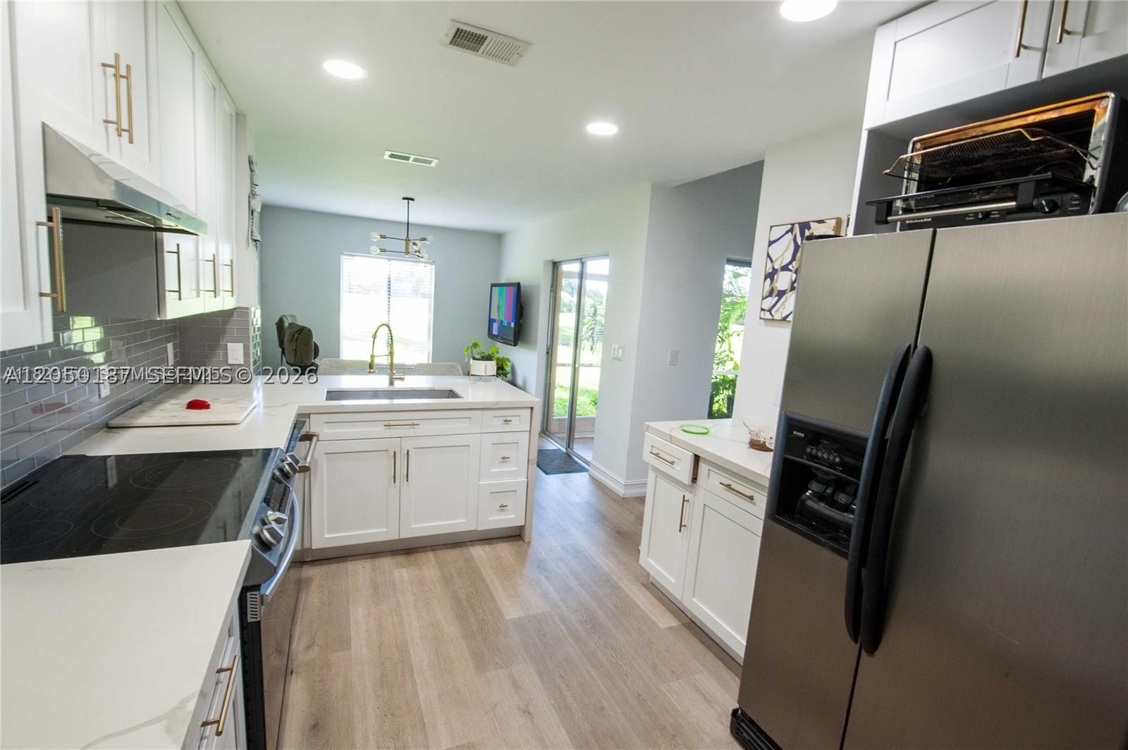 CALIFORNIA COURTS CONDO - Residential