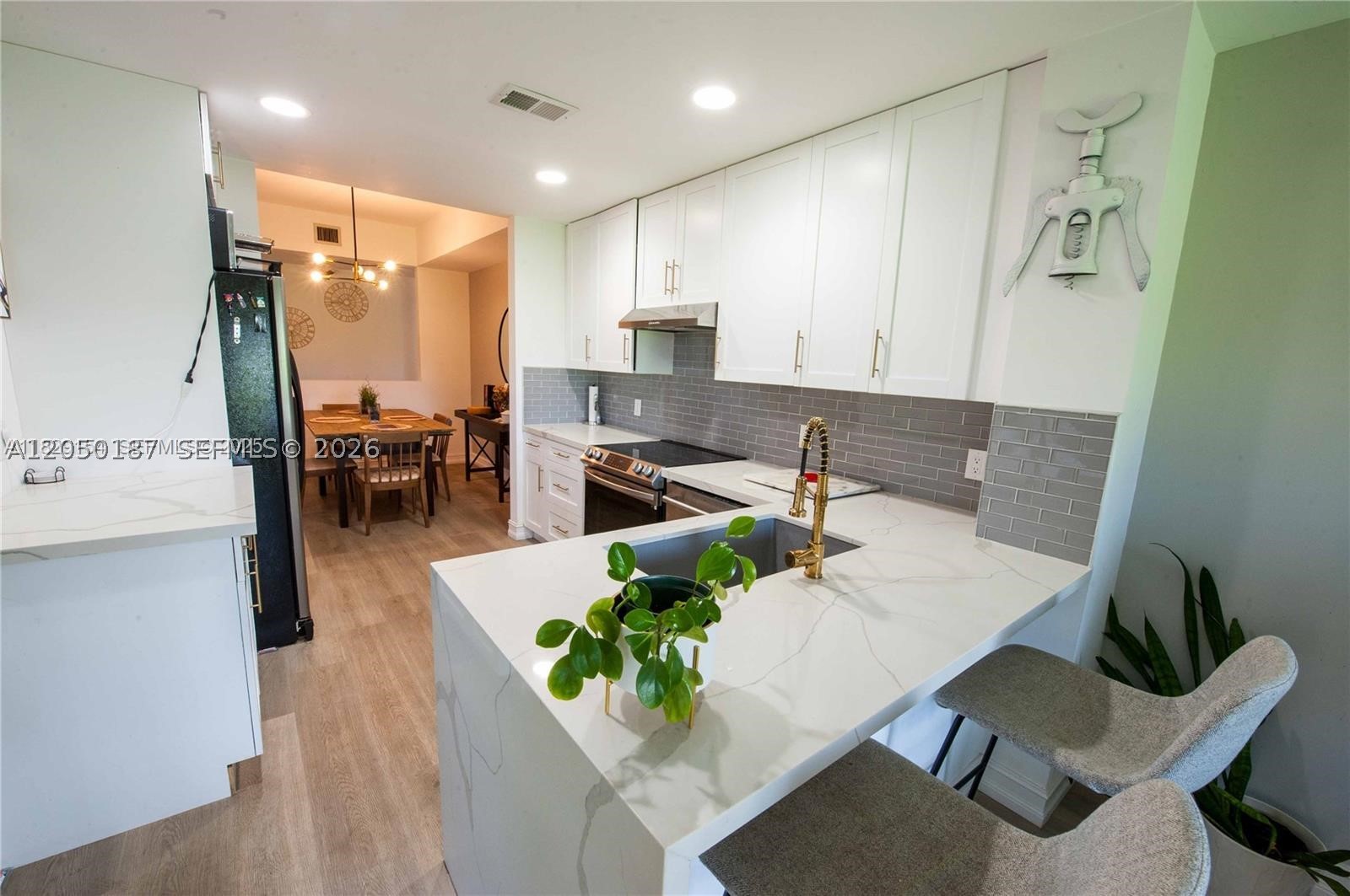 CALIFORNIA COURTS CONDO - Residential