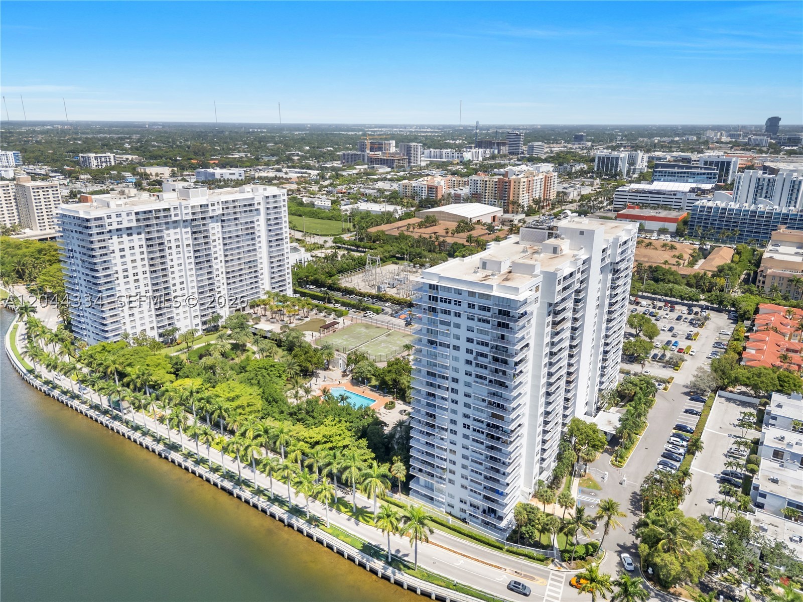 ADMIRALS PORT CONDO WEST - Residential