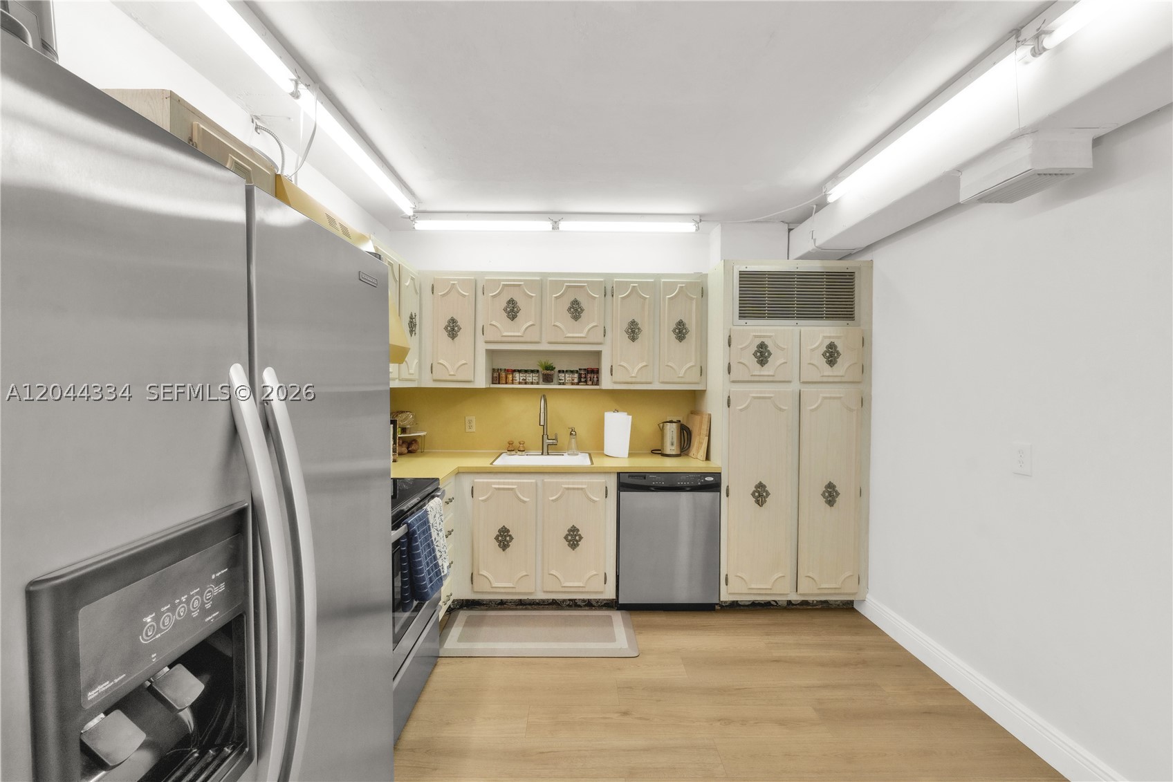 ADMIRALS PORT CONDO WEST - Residential