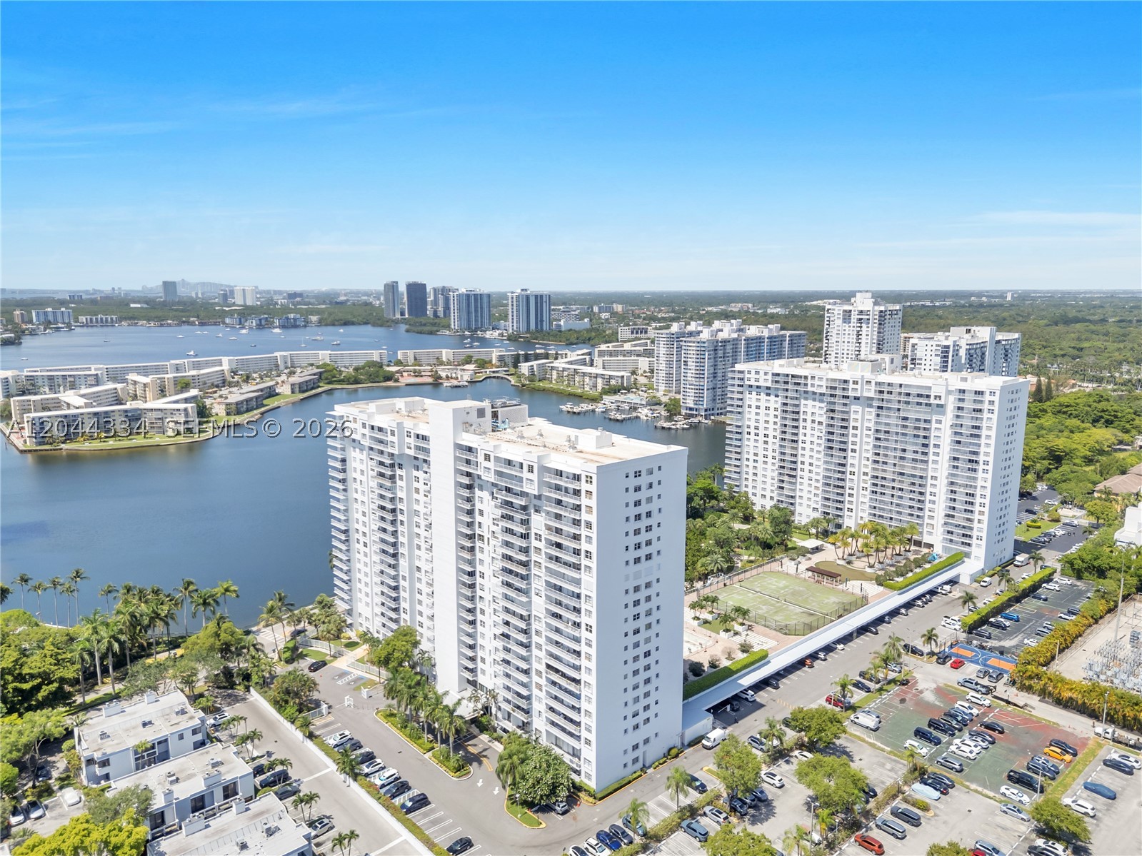ADMIRALS PORT CONDO WEST - Residential