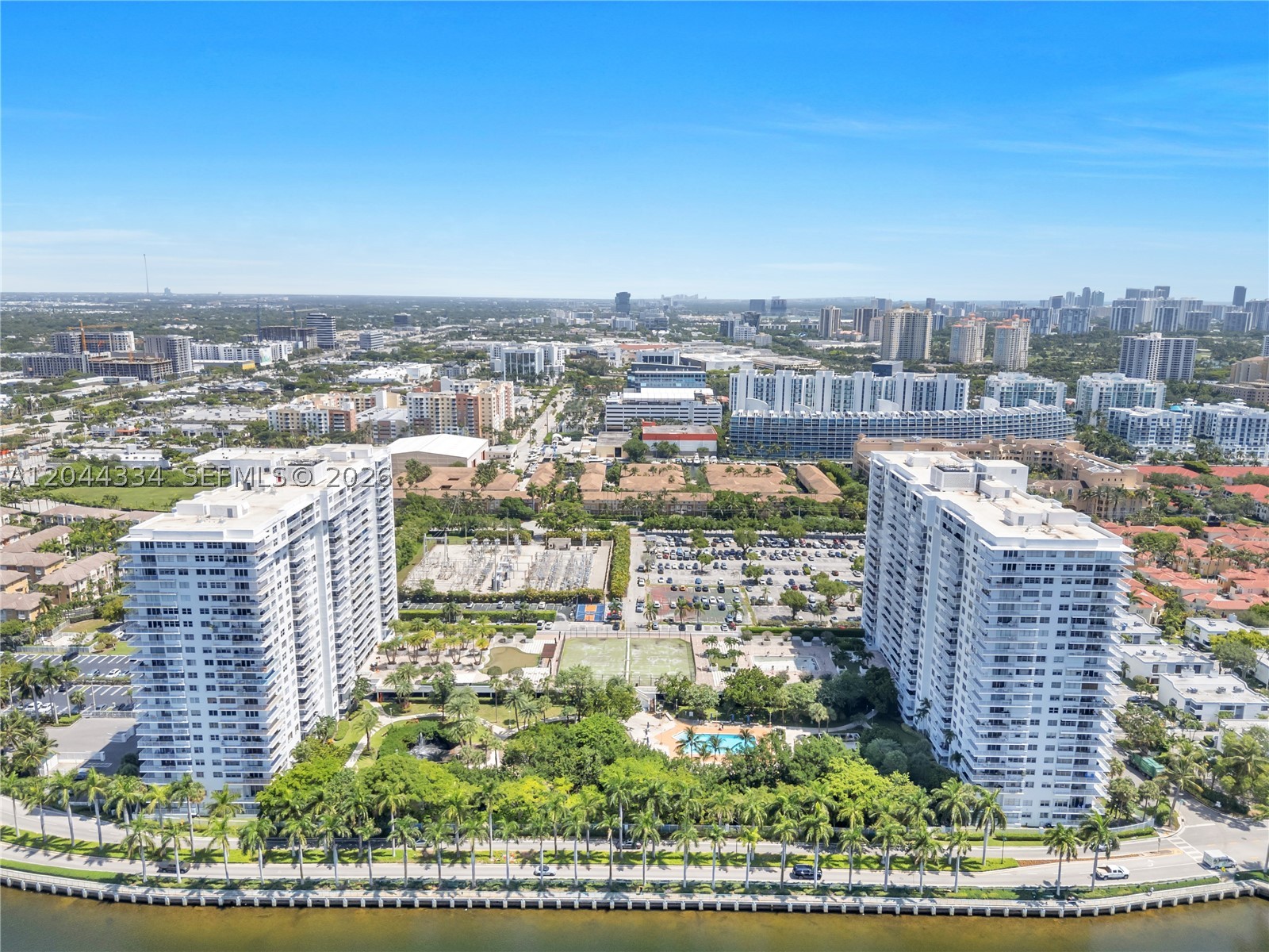 ADMIRALS PORT CONDO WEST - Residential
