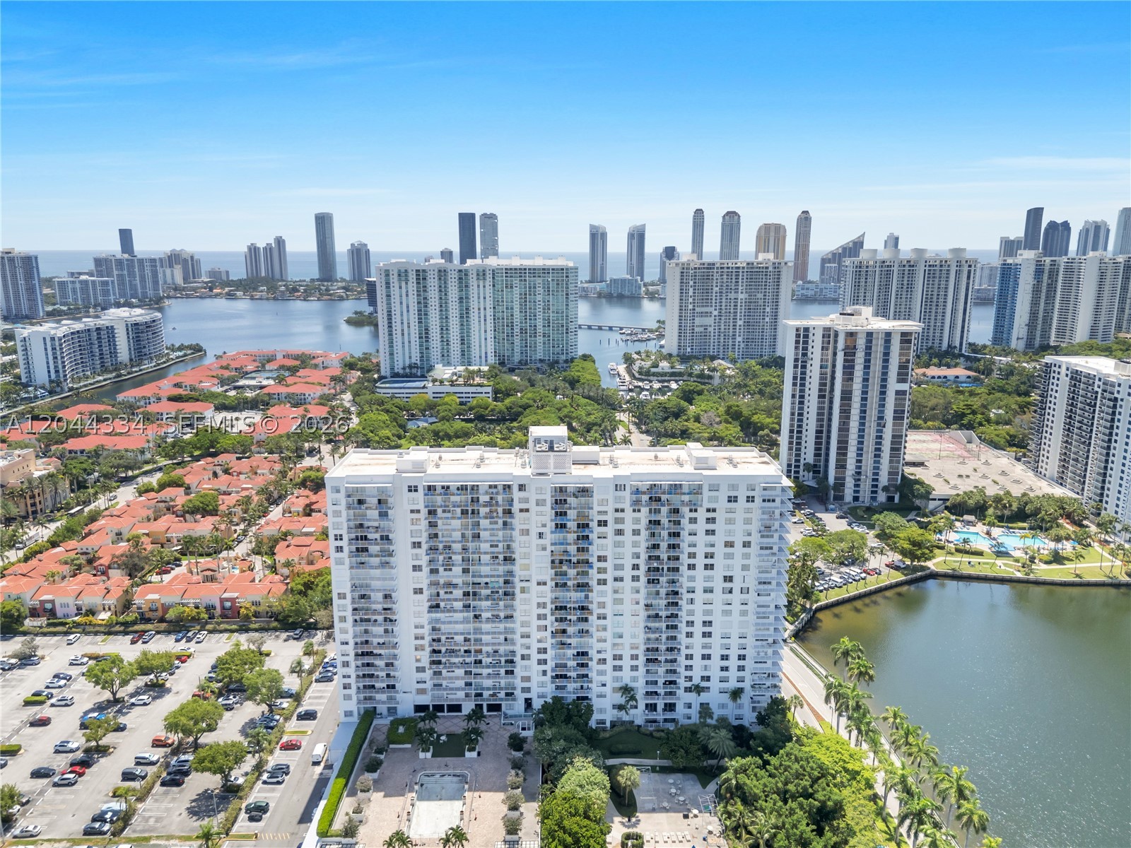 ADMIRALS PORT CONDO WEST - Residential