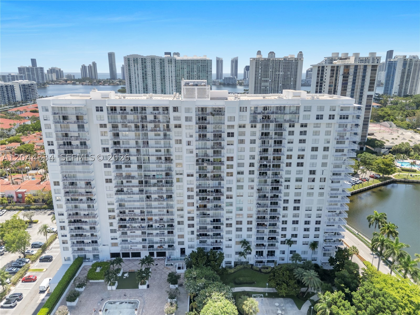 ADMIRALS PORT CONDO WEST - Residential