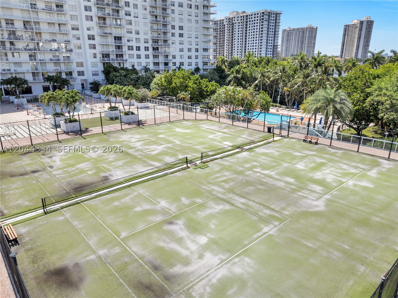 ADMIRALS PORT CONDO WEST - Residential