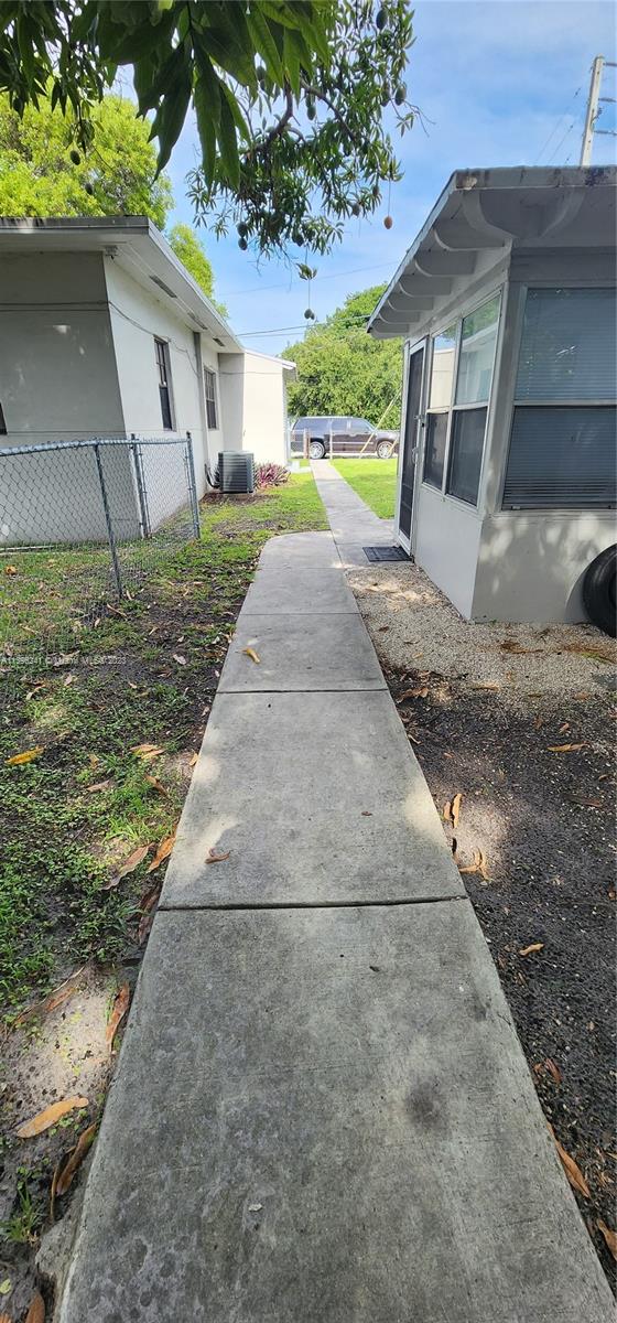 NORTH MIAMI ESTATES - Residential Lease