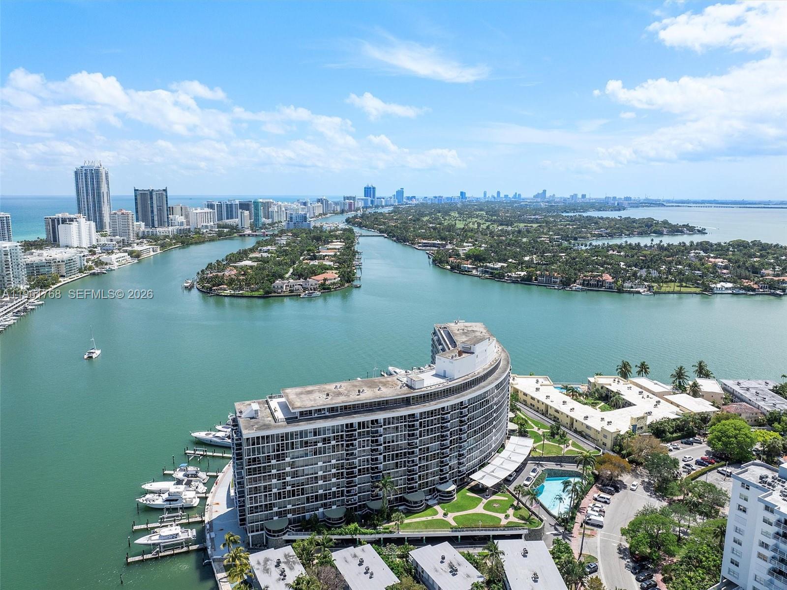 KING COLE CONDO - Residential