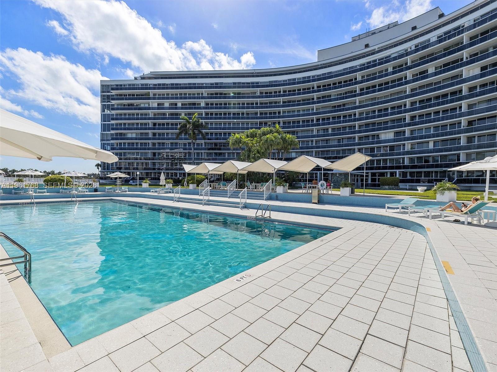 KING COLE CONDO - Residential
