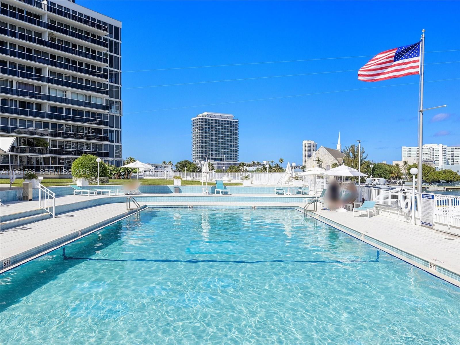 KING COLE CONDO - Residential