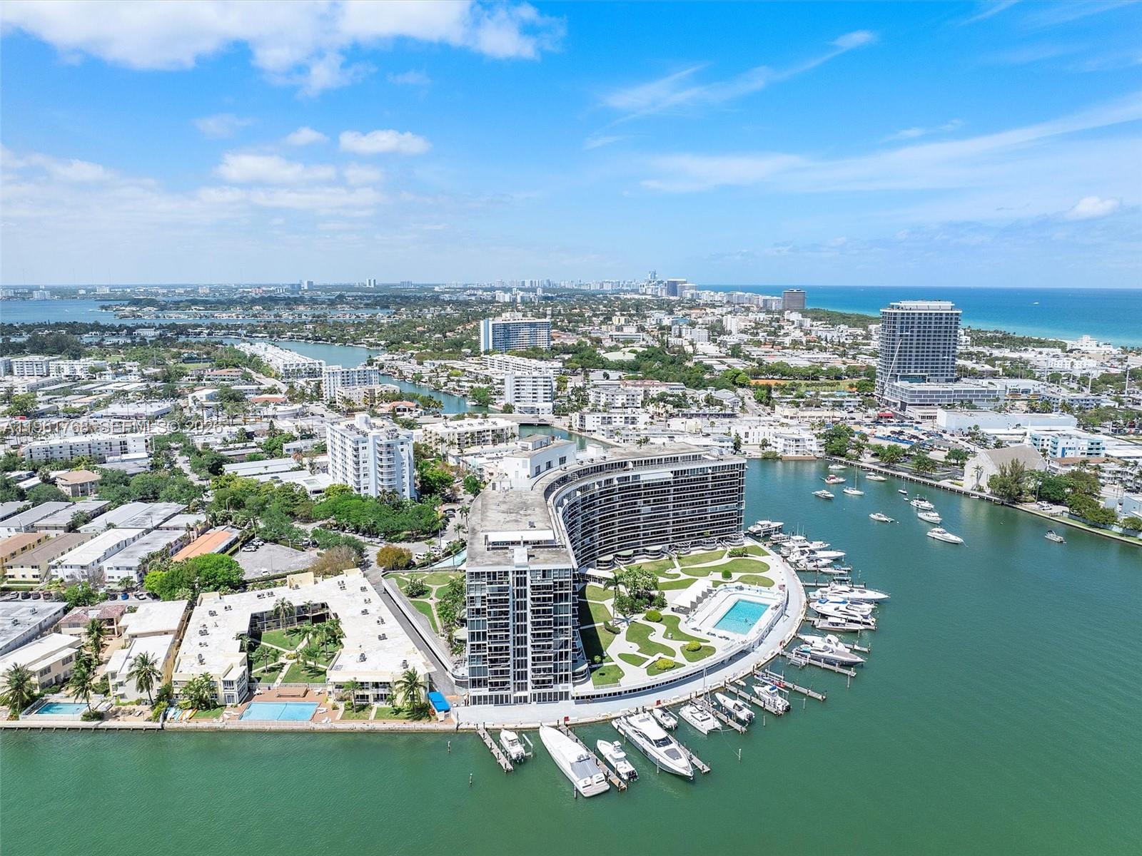 KING COLE CONDO - Residential