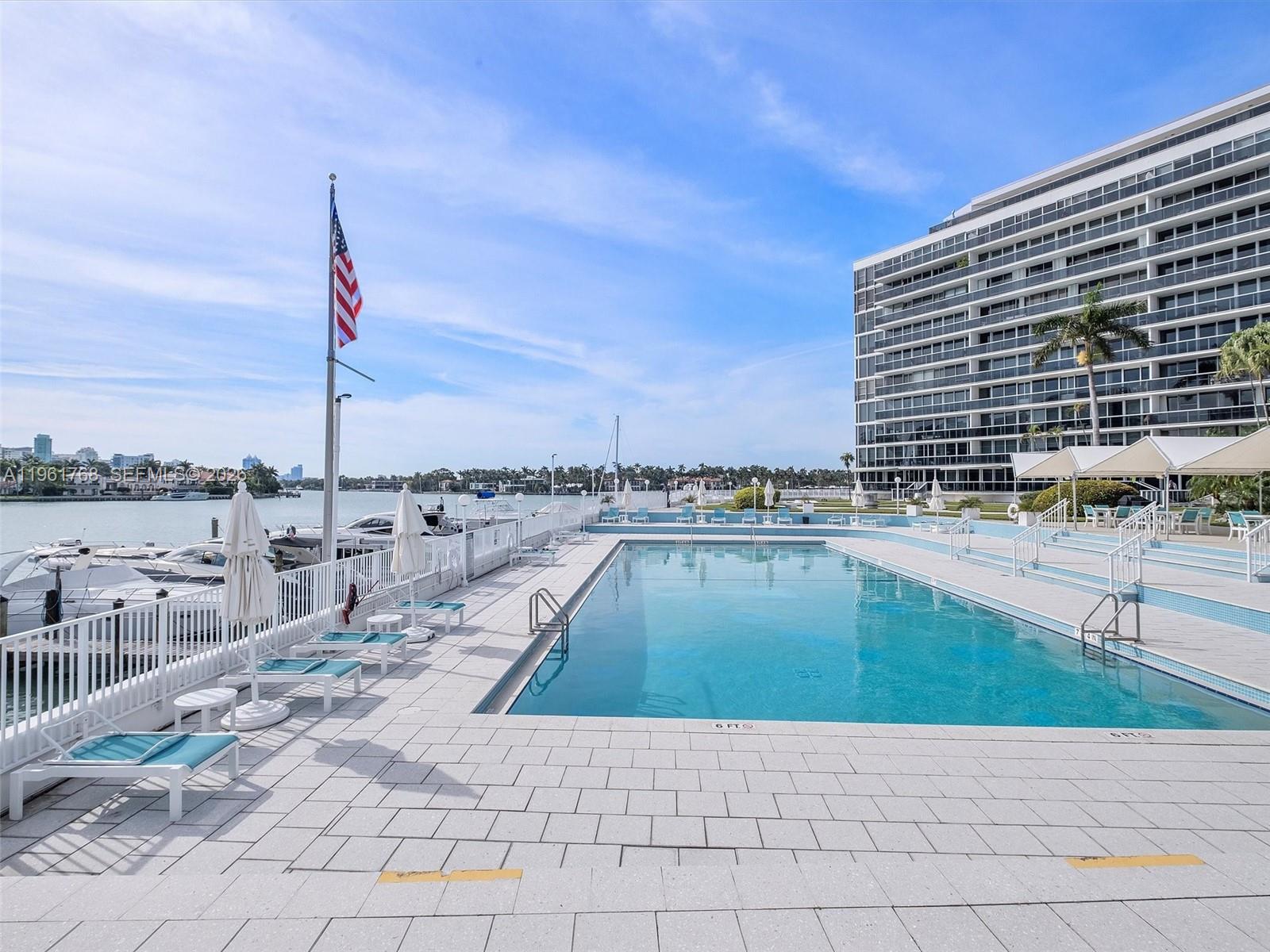 KING COLE CONDO - Residential