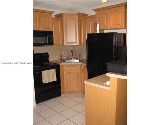 Beautiful Furnished and remodeled corner, studio unit with spectacular intracoastal views. Balcony. Updated bath and full kitchen. One assigned parking space is available. Amenities include 24-hour gated security, fitness center, pool and café/market. Walking distance to world famous Haulover beach. Minutes away from Bal Harbour and Aventura.
ALL INCLUDED EXEPT ELECTRIC. 2 MONTH (FIRST AND SECURITY ONLY).