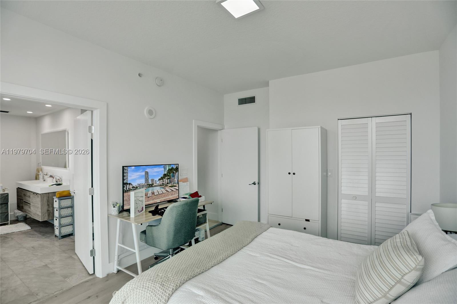BRICKELL ON THE RIVER N T - Residential