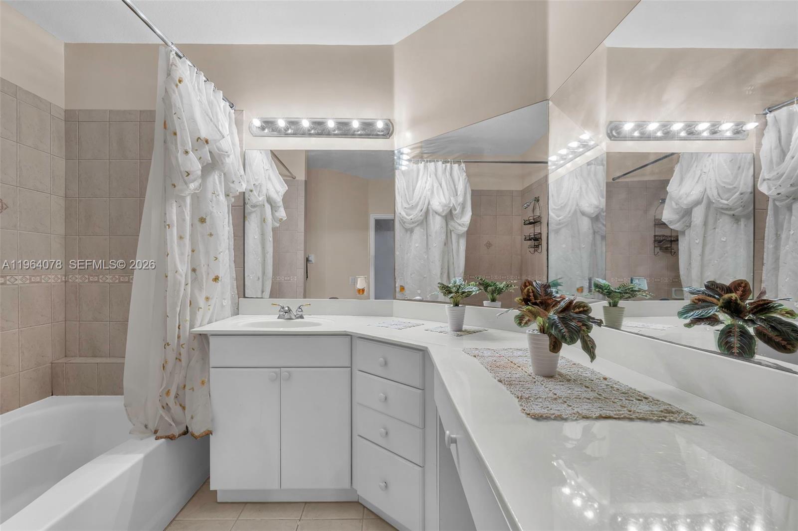 Escada - Residential