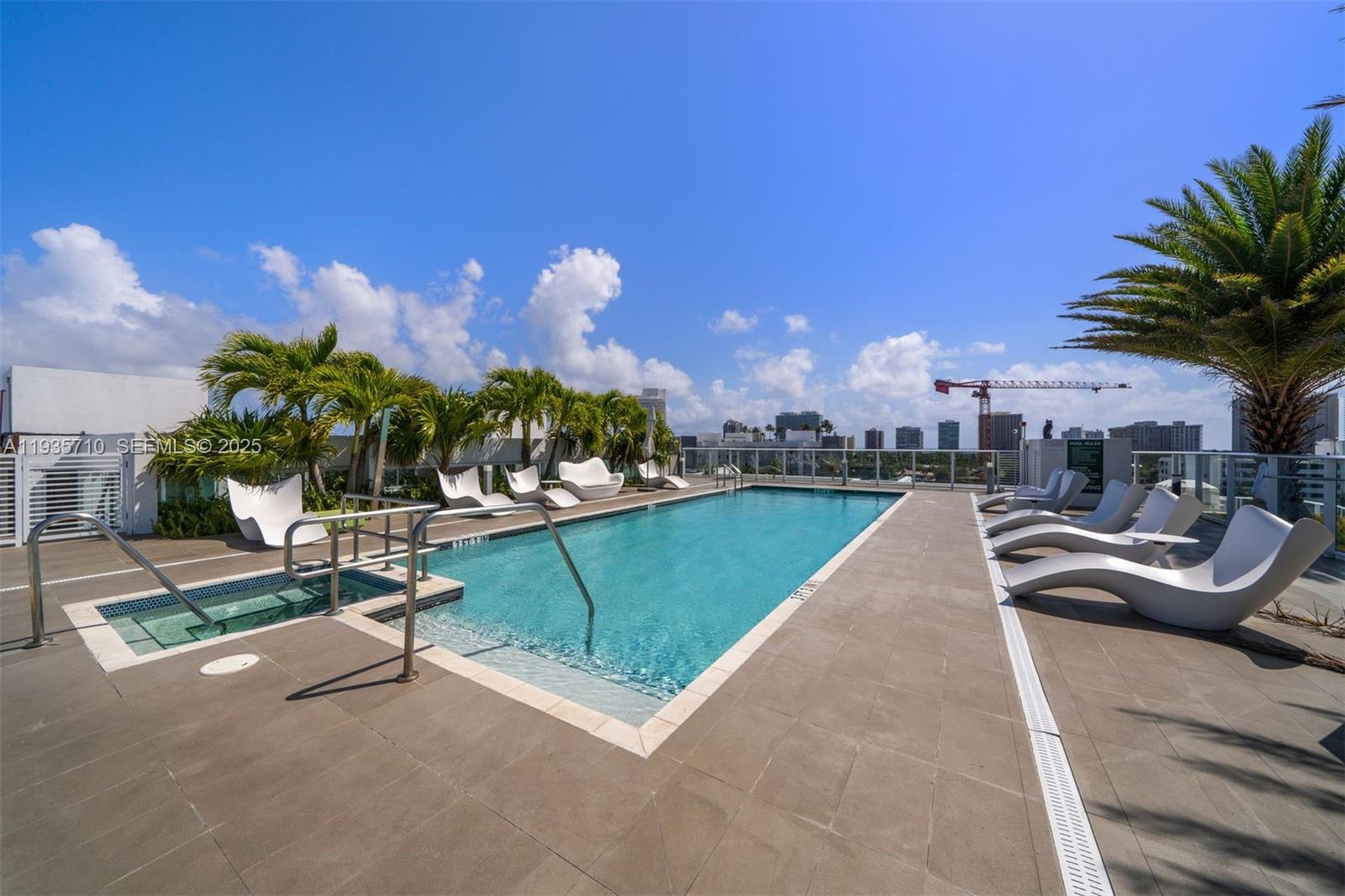 LE JARDIN HOUSE CONDO - Residential