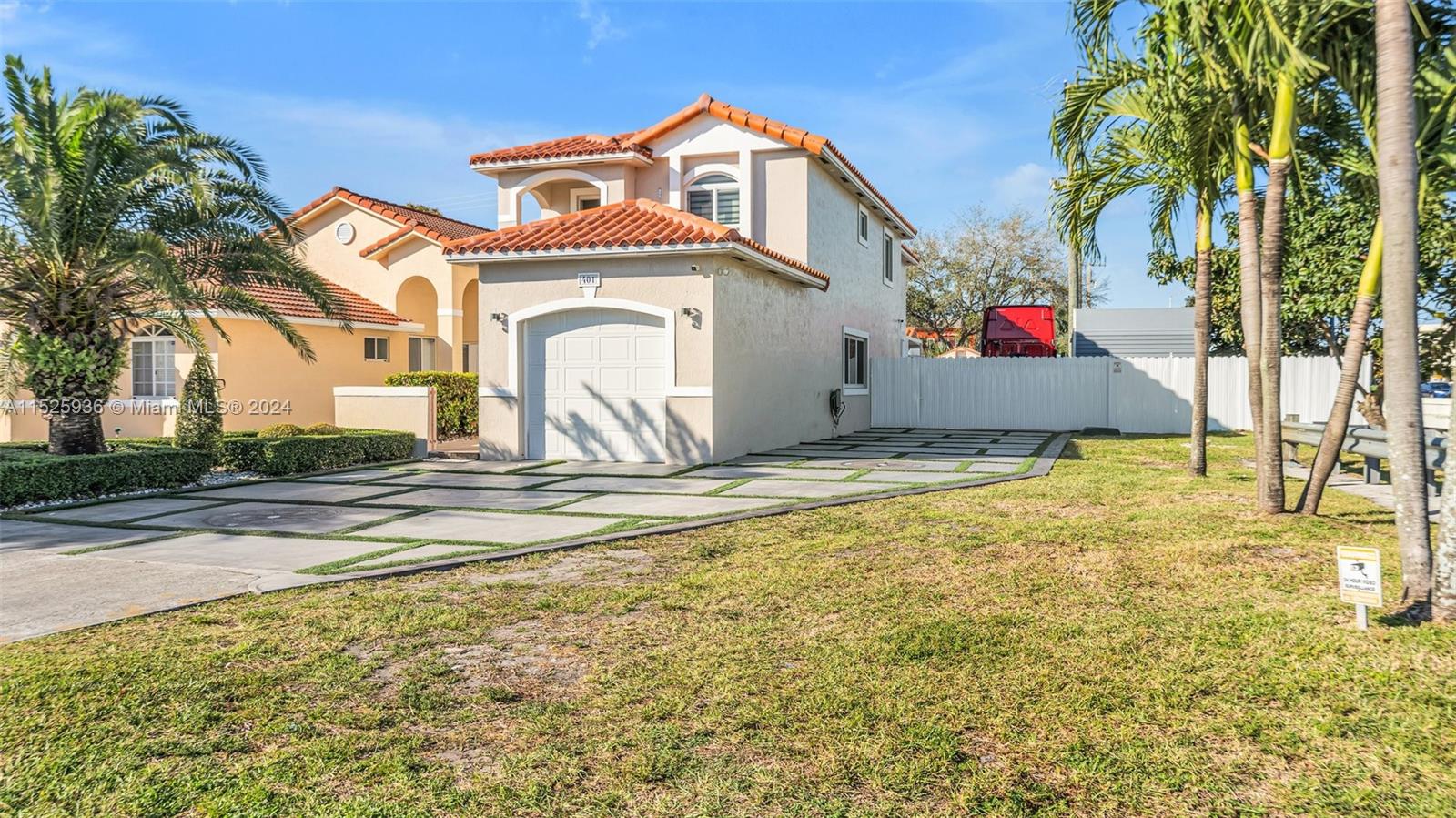 SMOKEYS POINT - Residential
