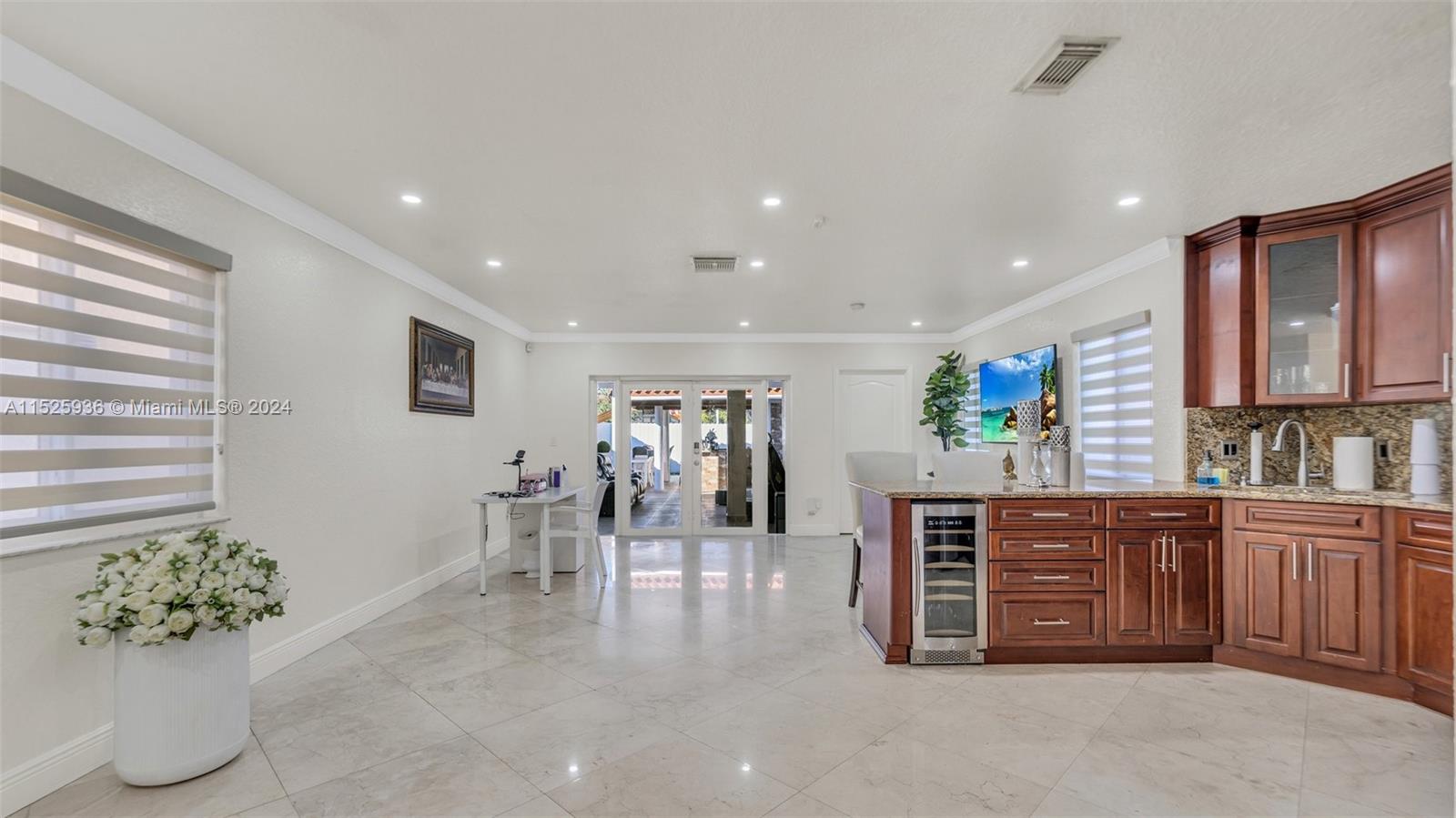 SMOKEYS POINT - Residential