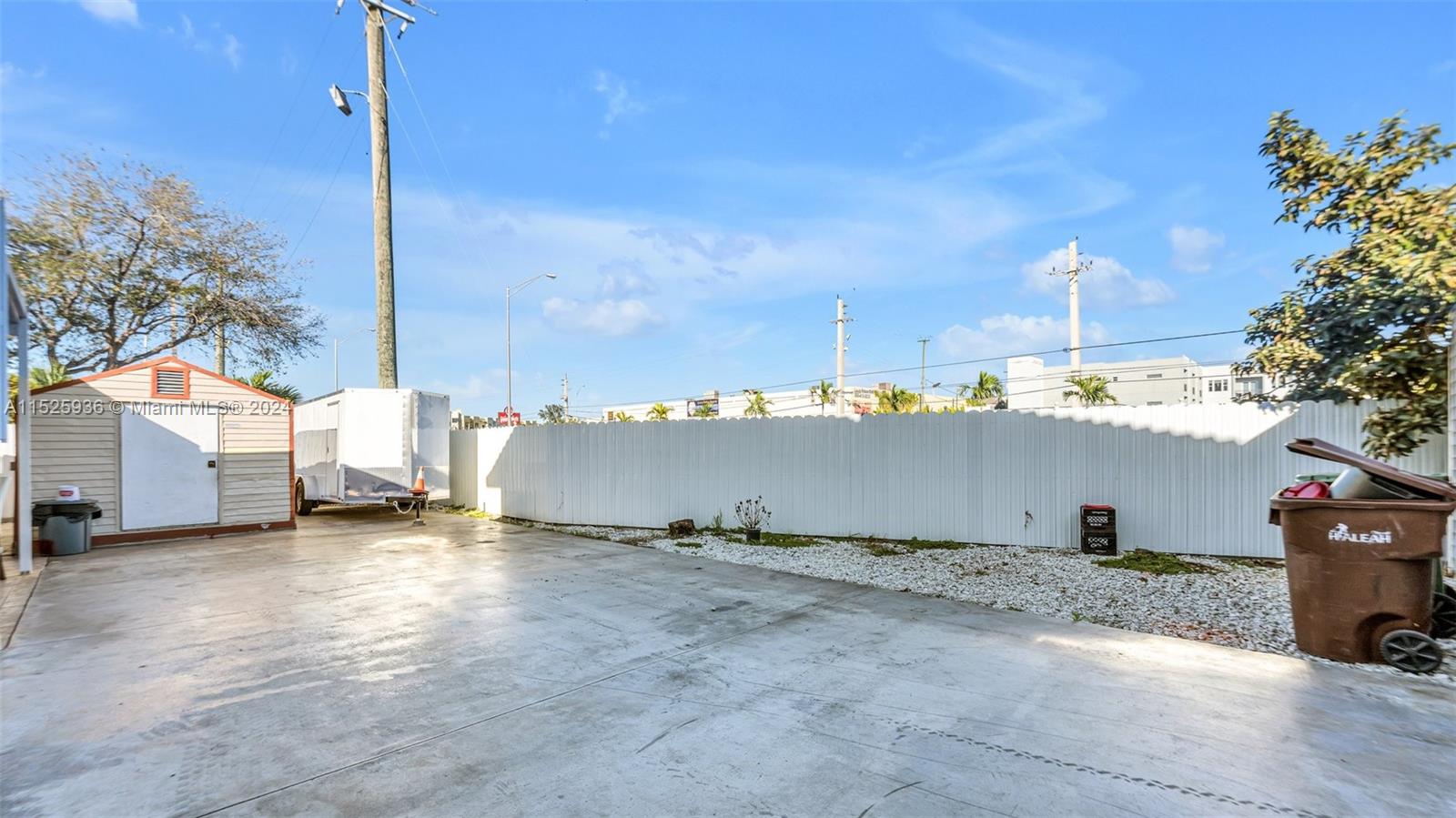 SMOKEYS POINT - Residential