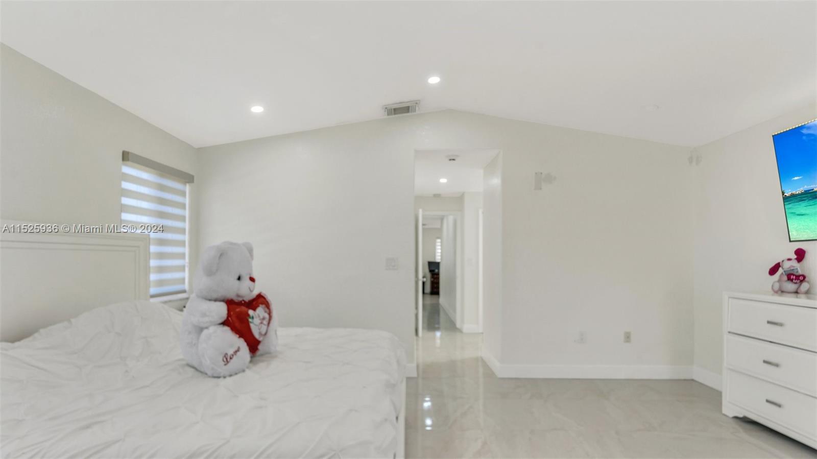 SMOKEYS POINT - Residential