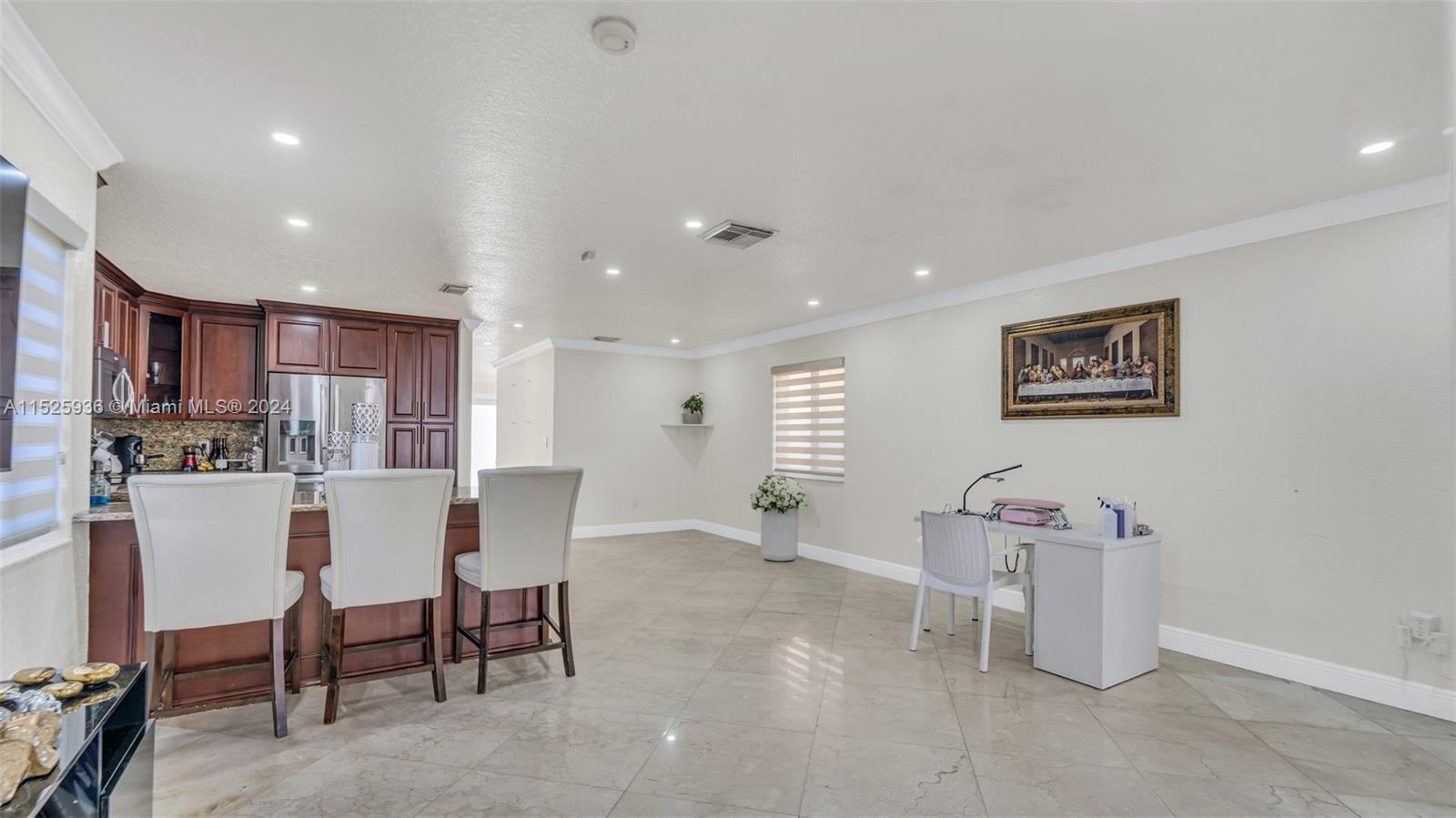 SMOKEYS POINT - Residential