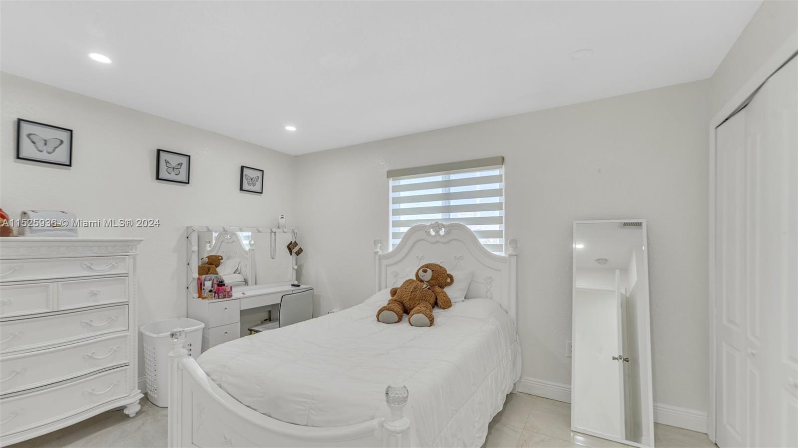 SMOKEYS POINT - Residential