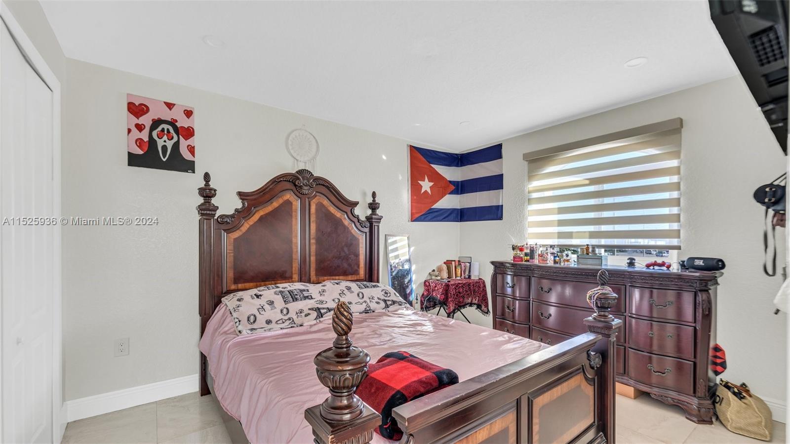 SMOKEYS POINT - Residential