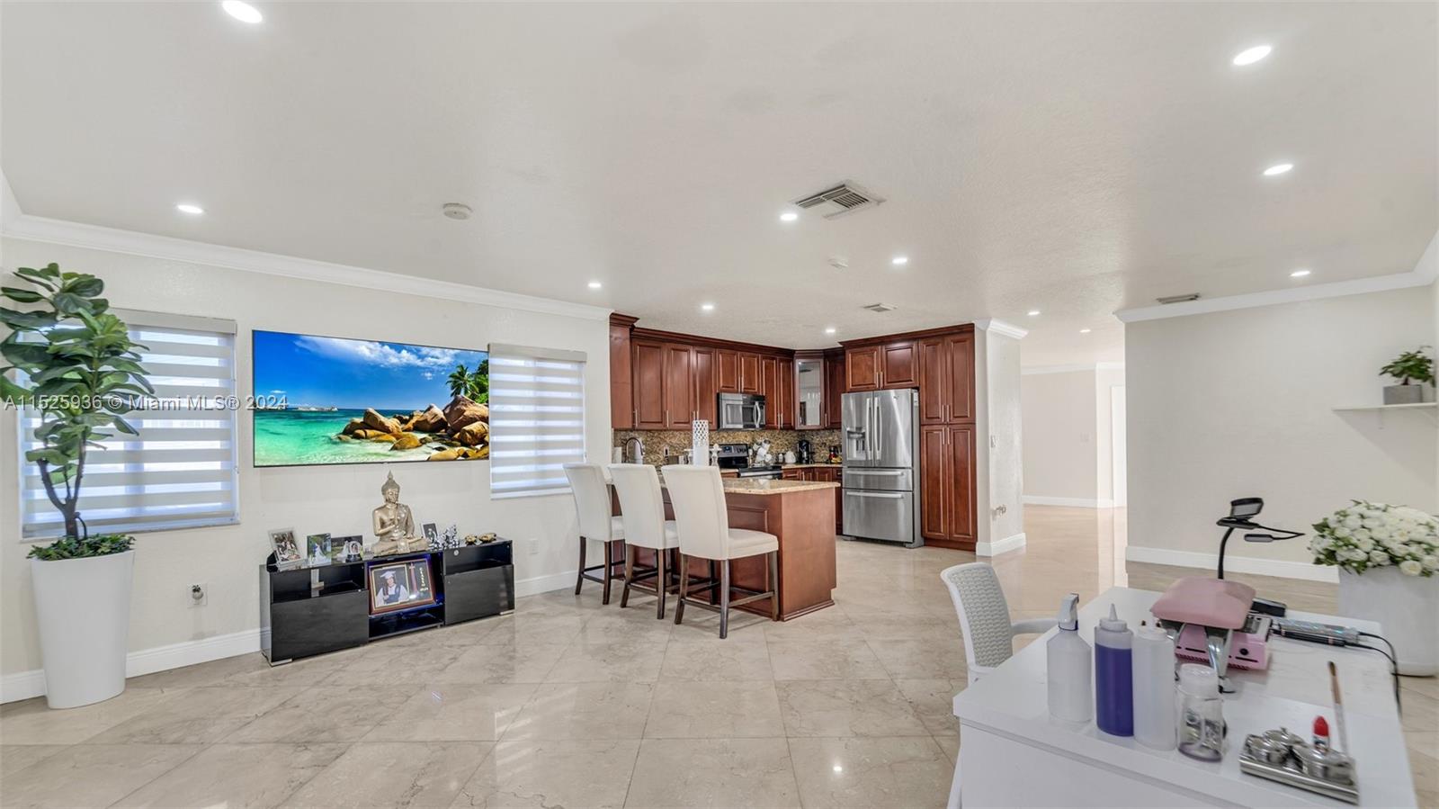 SMOKEYS POINT - Residential