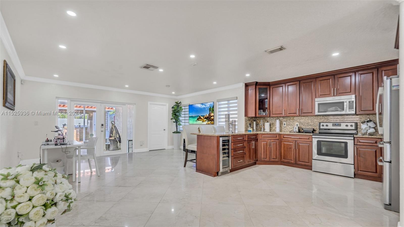SMOKEYS POINT - Residential