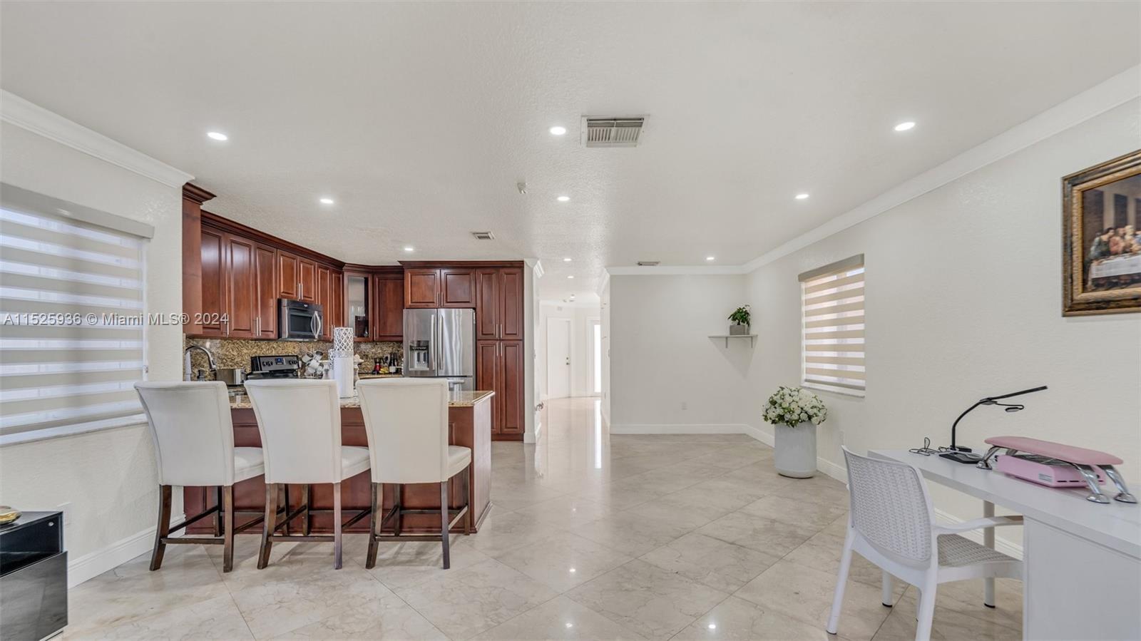 SMOKEYS POINT - Residential