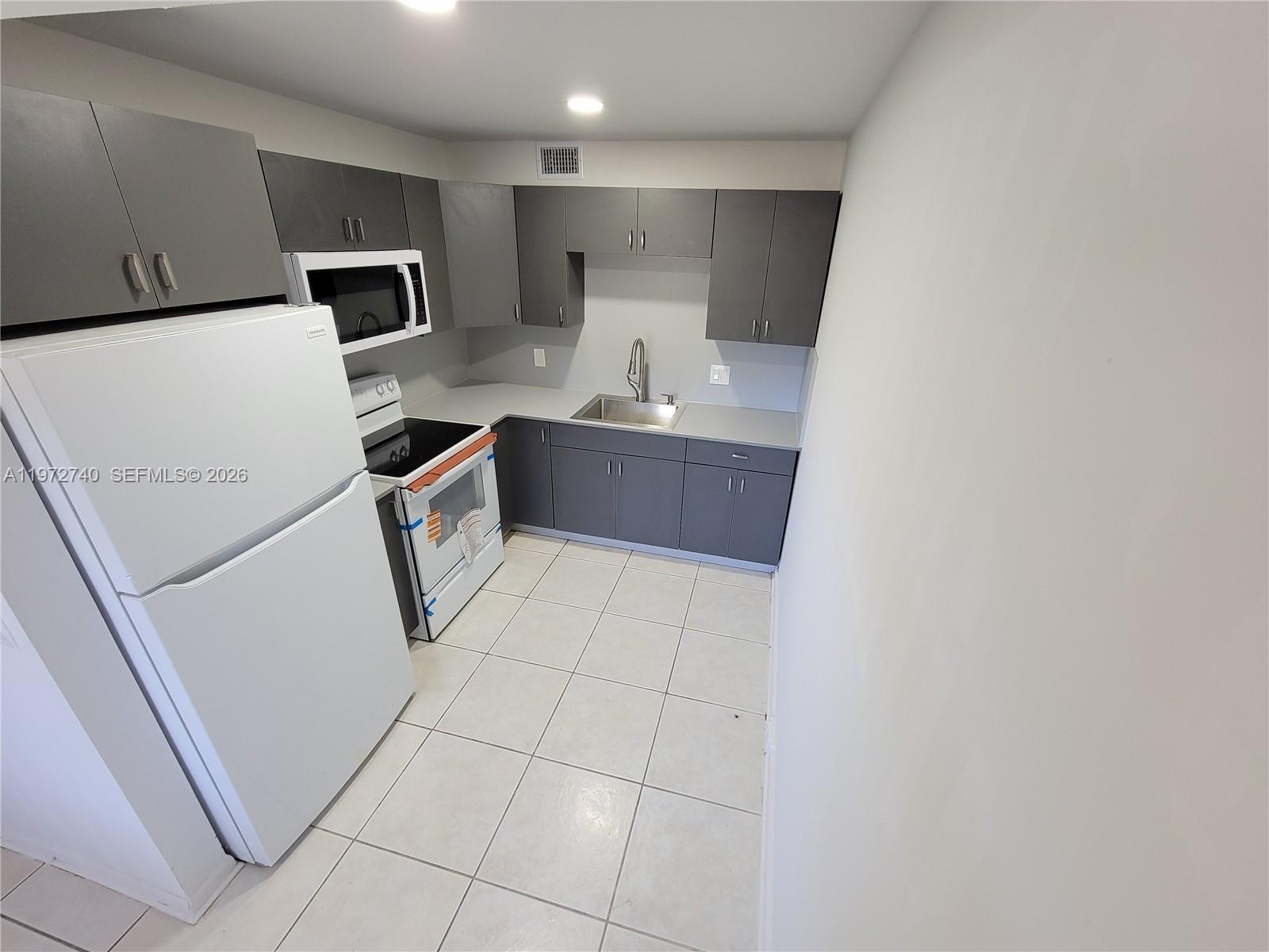 NEW HAMPTON AT CENTURY VI - Residential