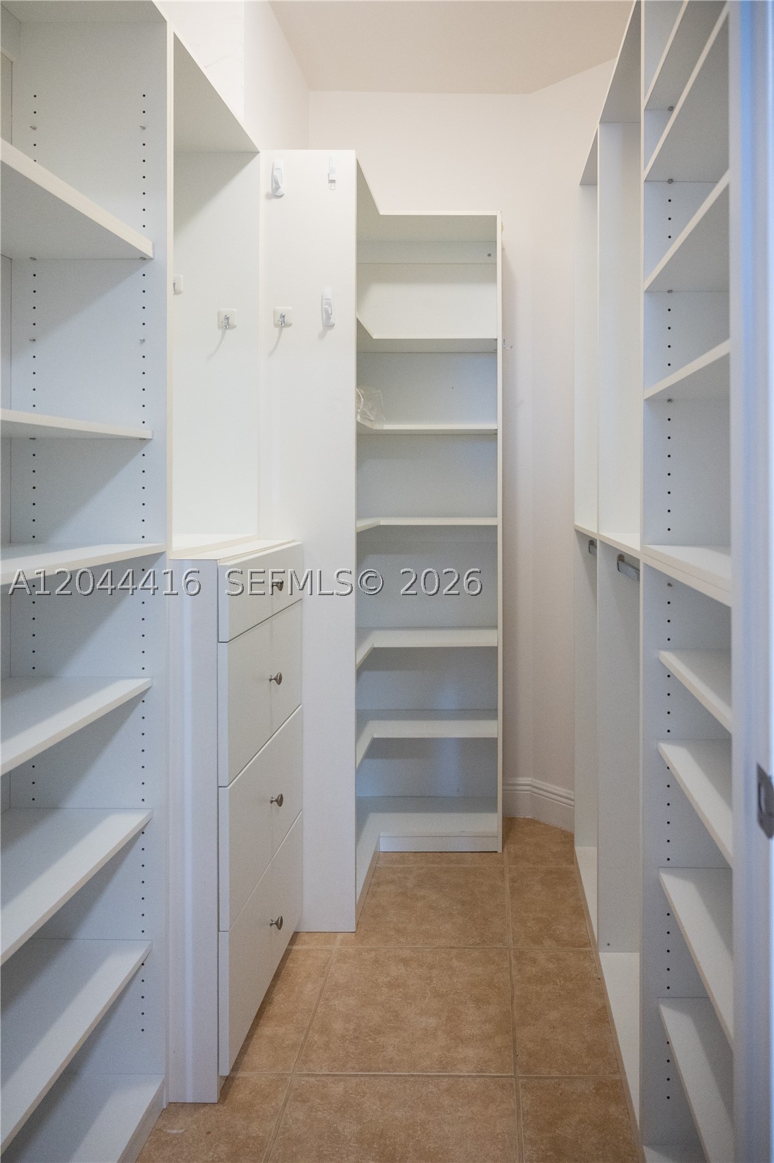 TURNBERRY VILLAGE SO TOWE - Residential Lease