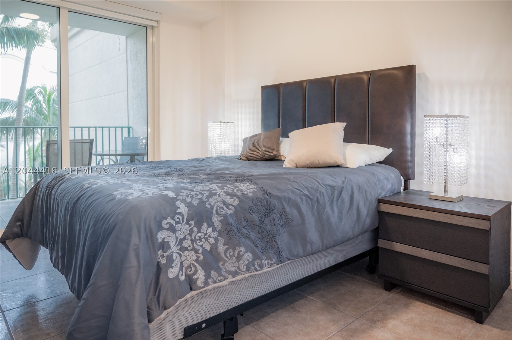 TURNBERRY VILLAGE SO TOWE - Residential Lease