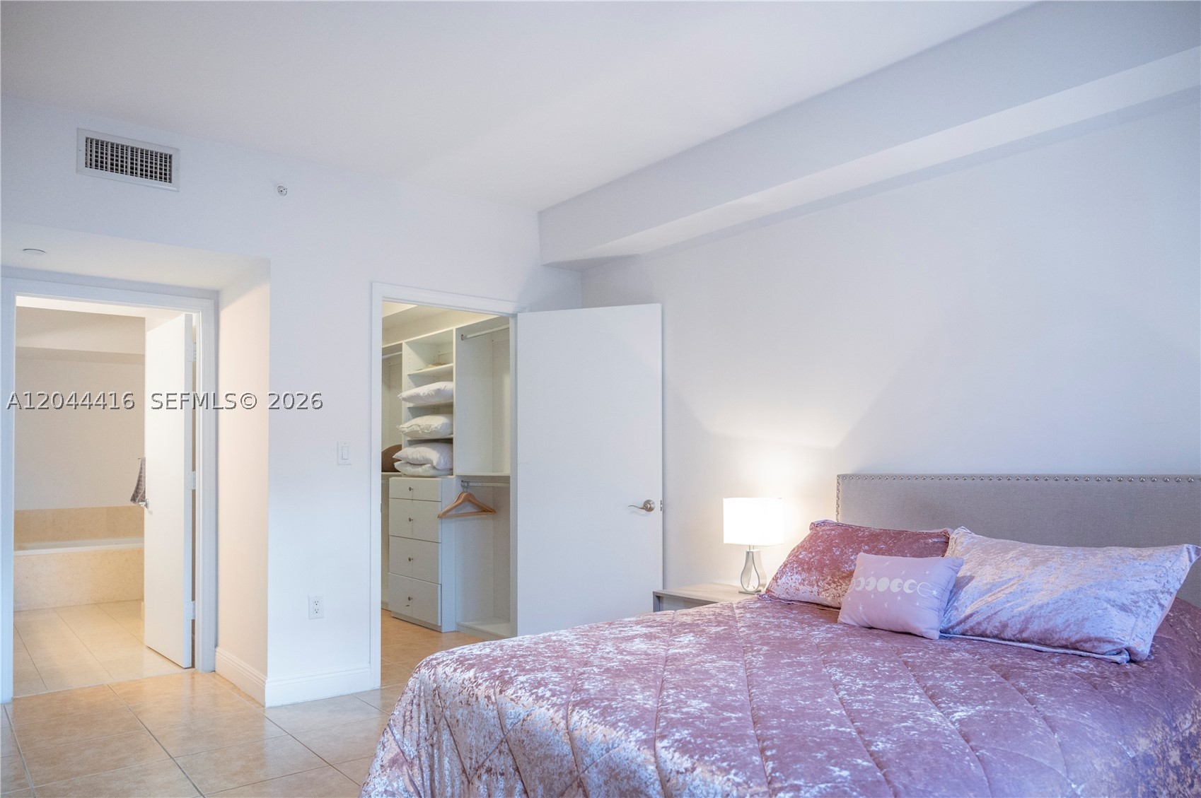 TURNBERRY VILLAGE SO TOWE - Residential Lease