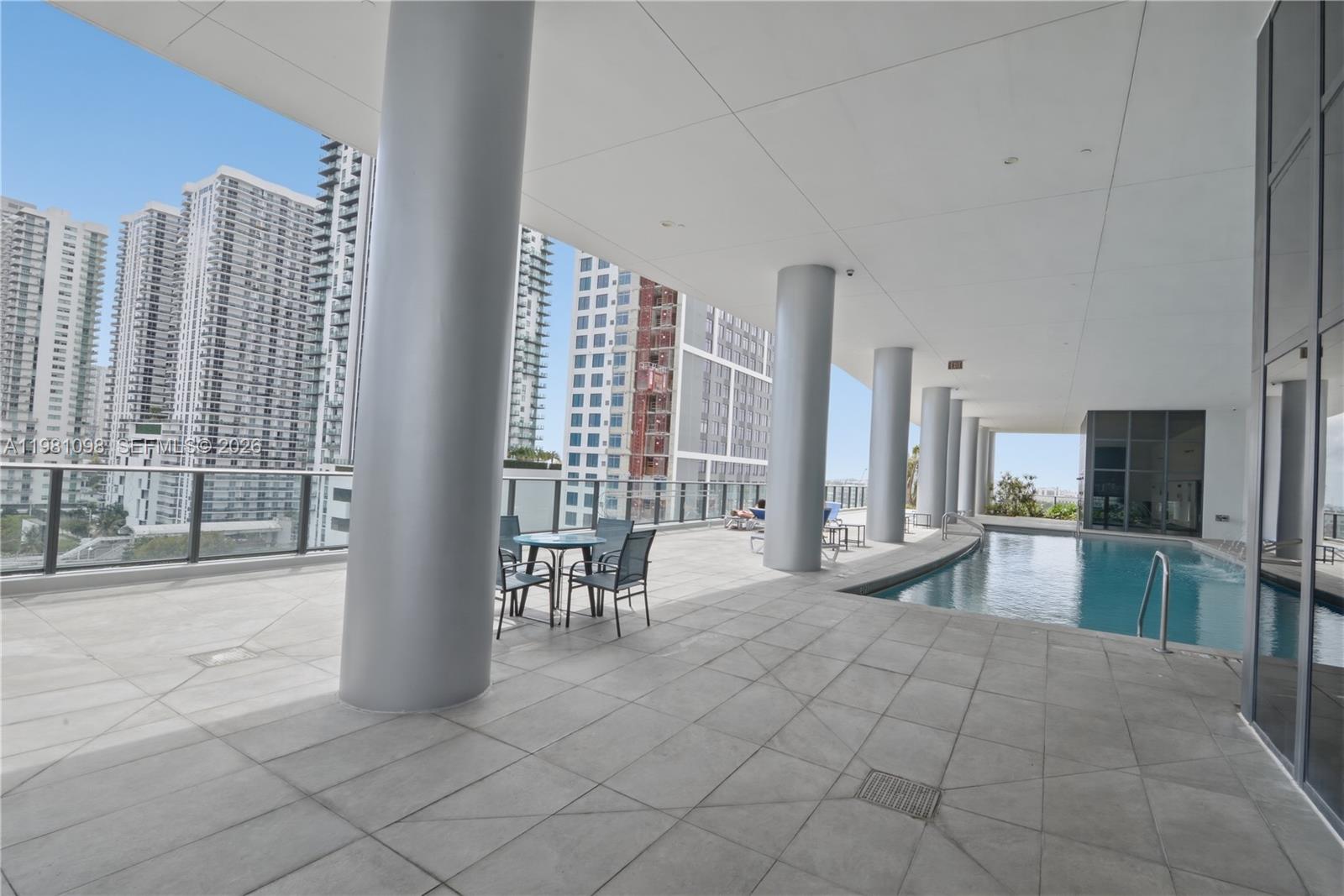 CANVAS CONDO - Residential