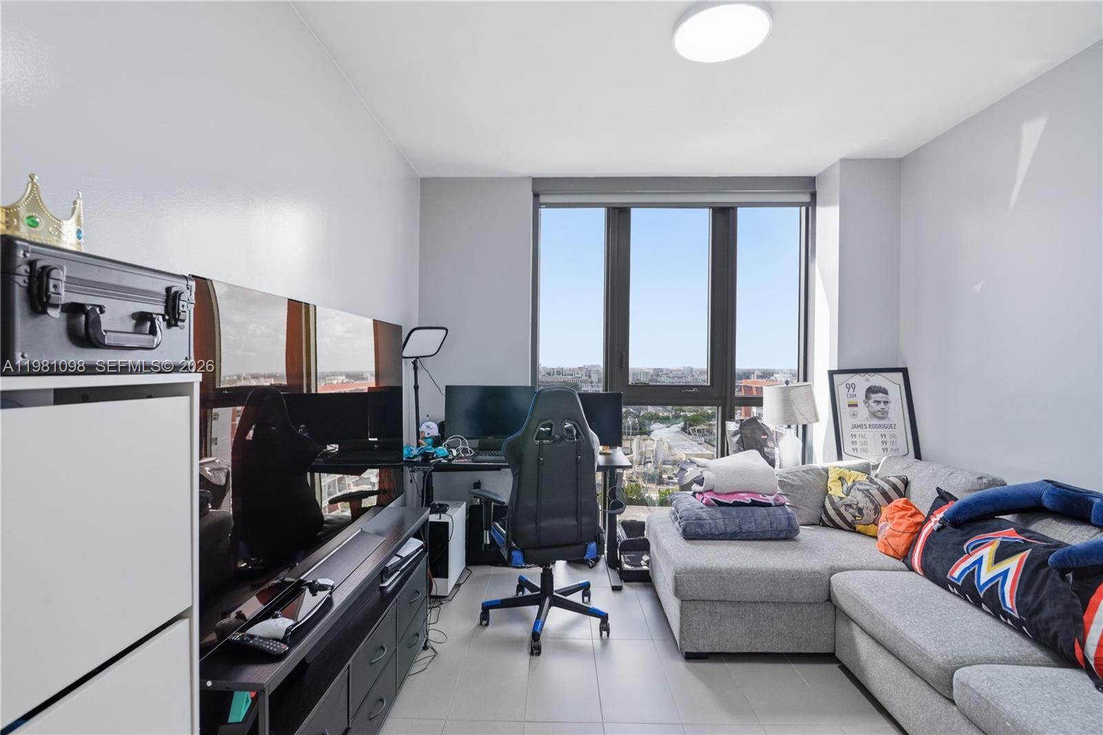 CANVAS CONDO - Residential