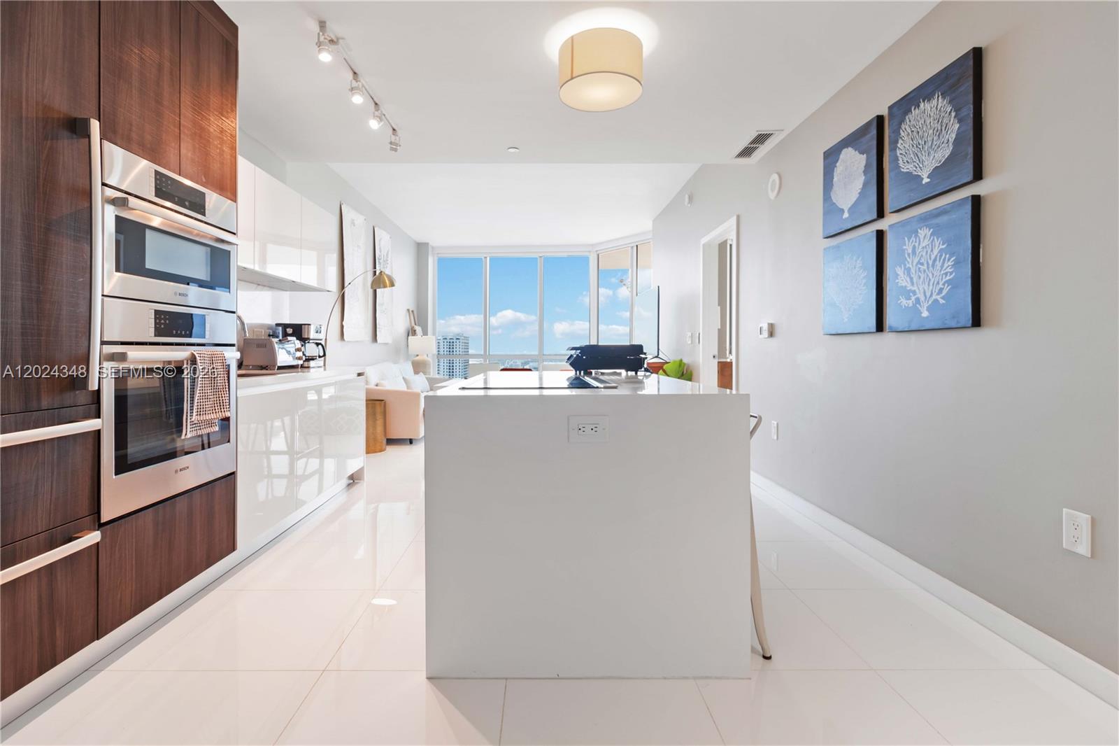 PARAMOUNT MIAMI WORLDCENT - Residential