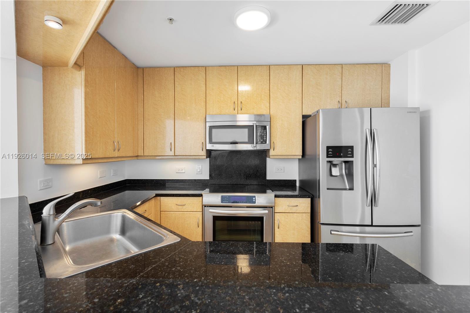 COURTS BRICKELL KEY CONDO - Residential Lease