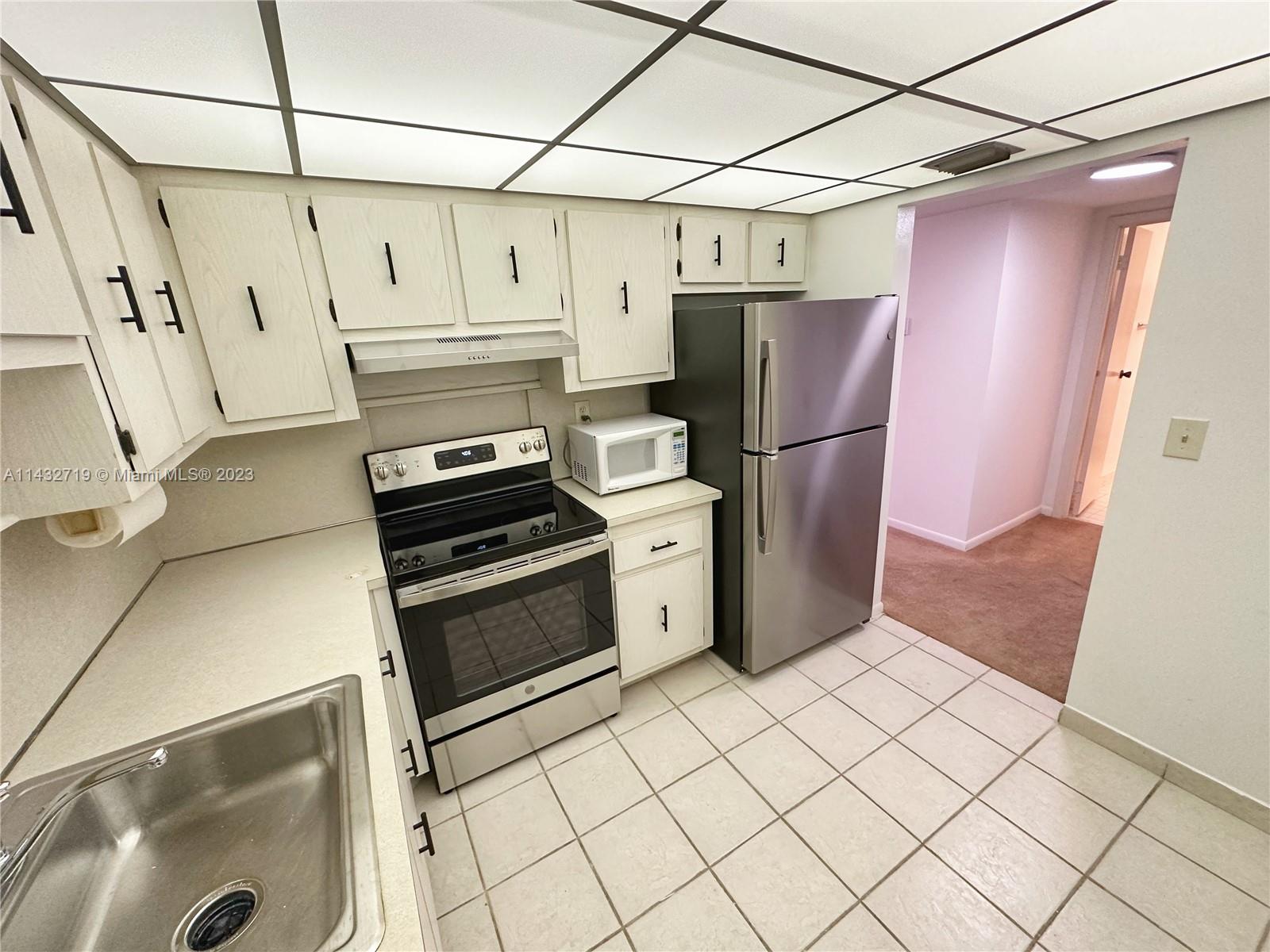 OLYMPUS CONDO PHASE - Residential Lease