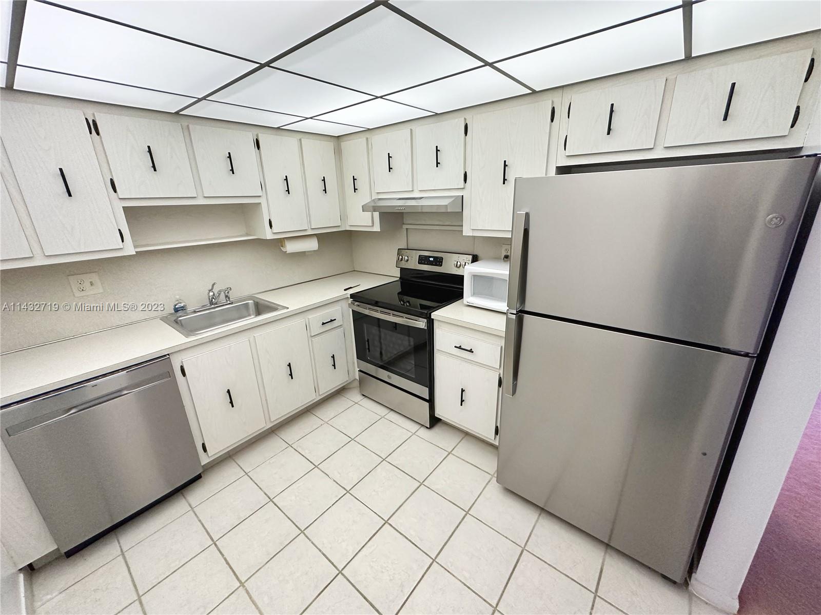 OLYMPUS CONDO PHASE - Residential Lease