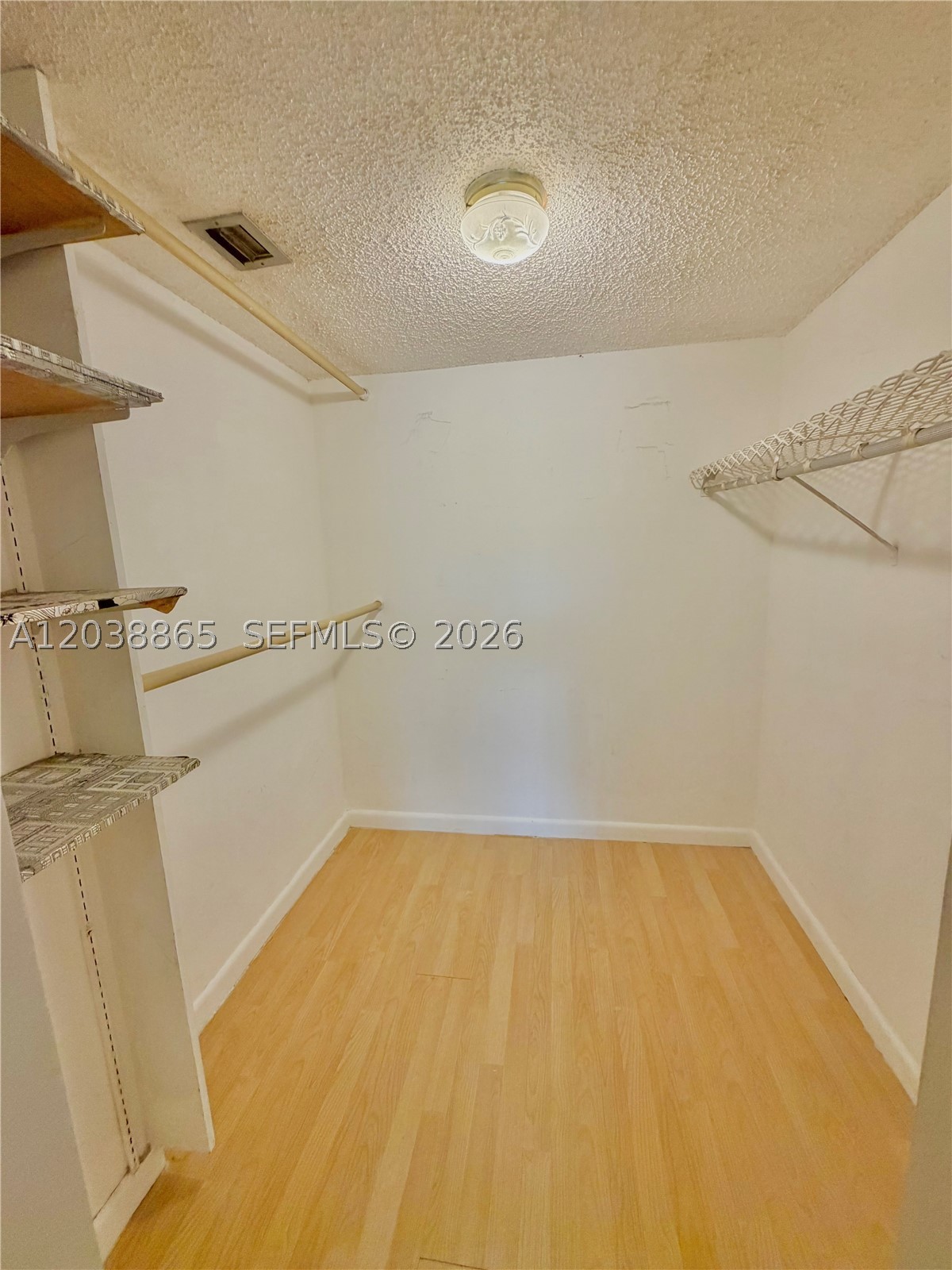 CYPRESS BEND I-D CONDO - Residential