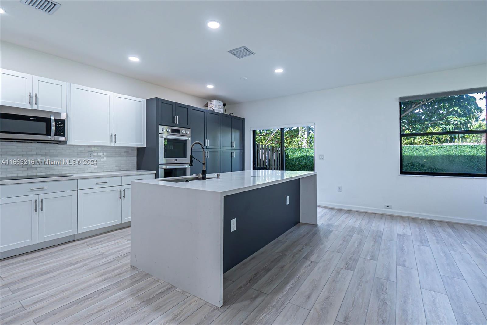 VIA VENTURE NEIGHBORHOOD - Residential Lease