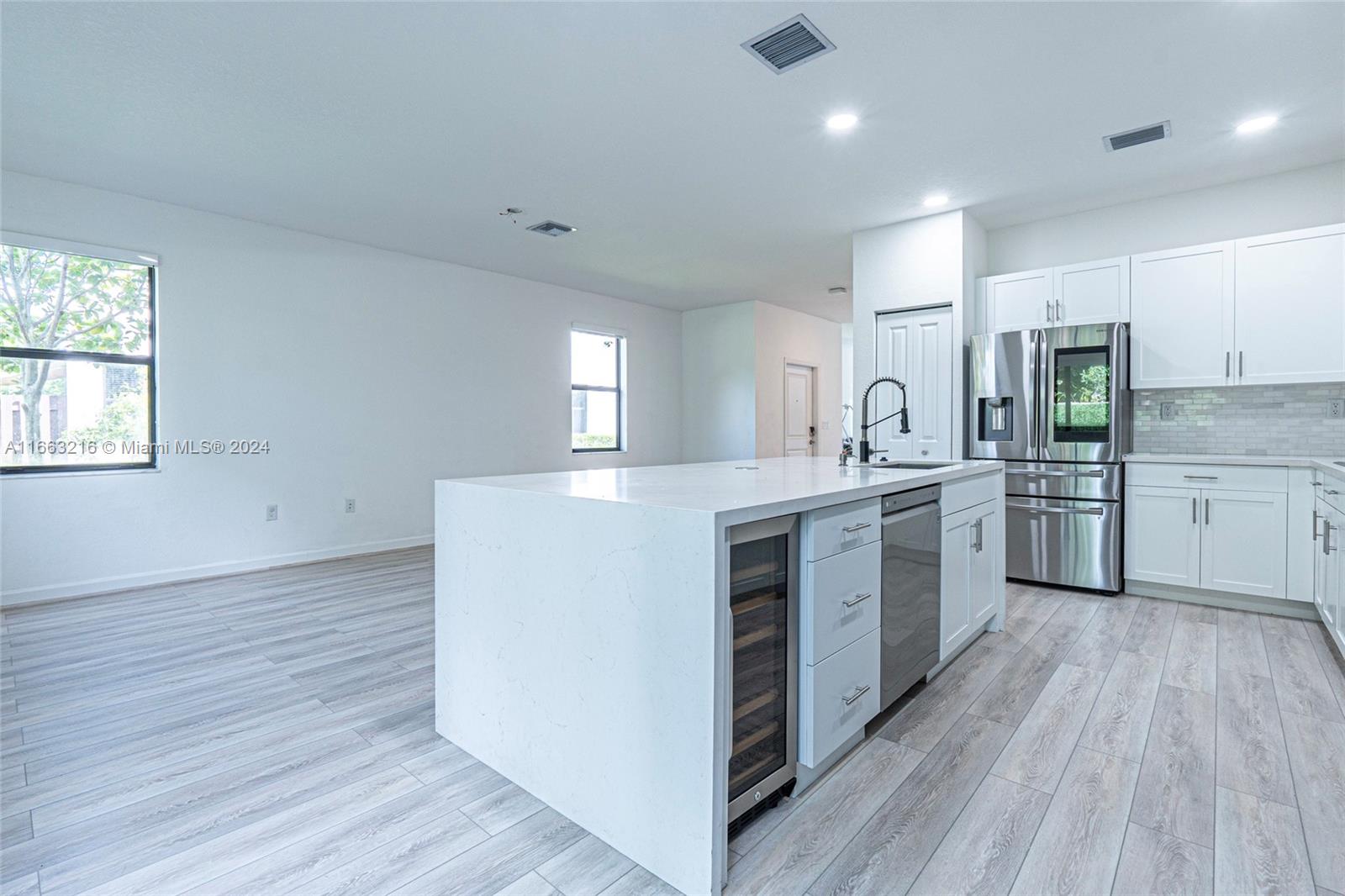 VIA VENTURE NEIGHBORHOOD - Residential Lease