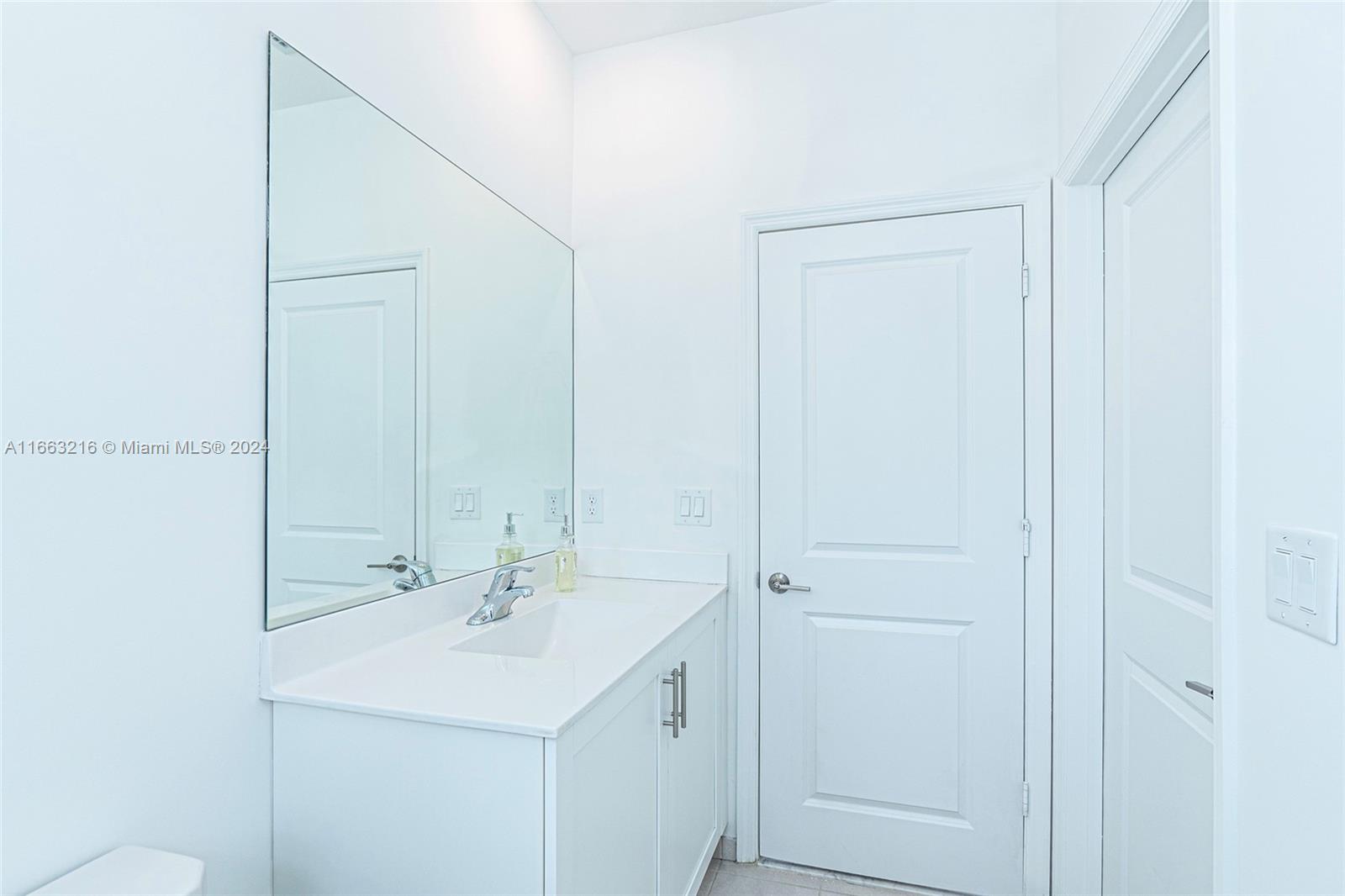 VIA VENTURE NEIGHBORHOOD - Residential Lease
