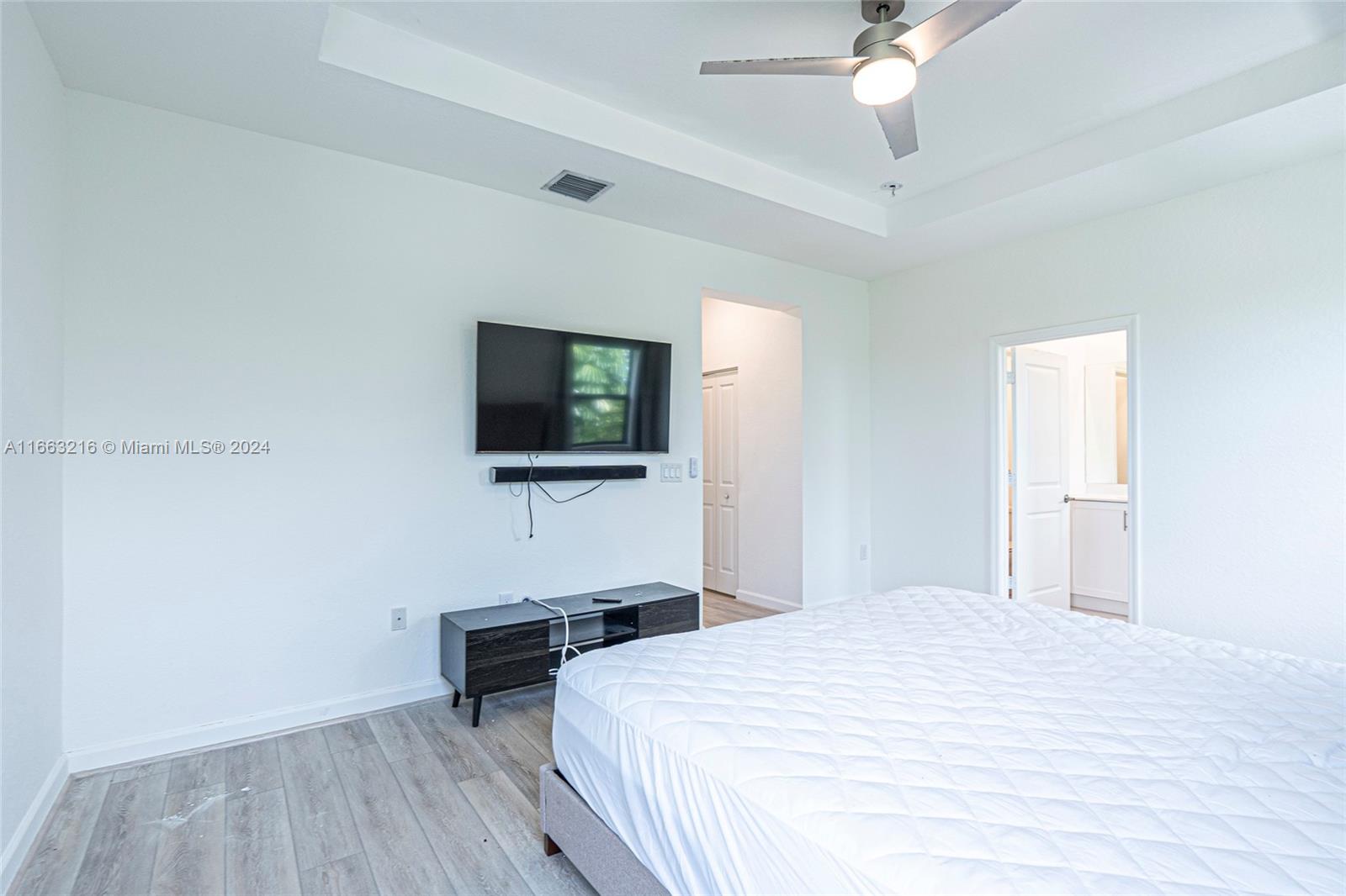 VIA VENTURE NEIGHBORHOOD - Residential Lease