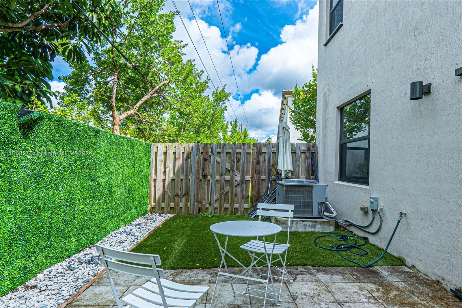 VIA VENTURE NEIGHBORHOOD - Residential Lease