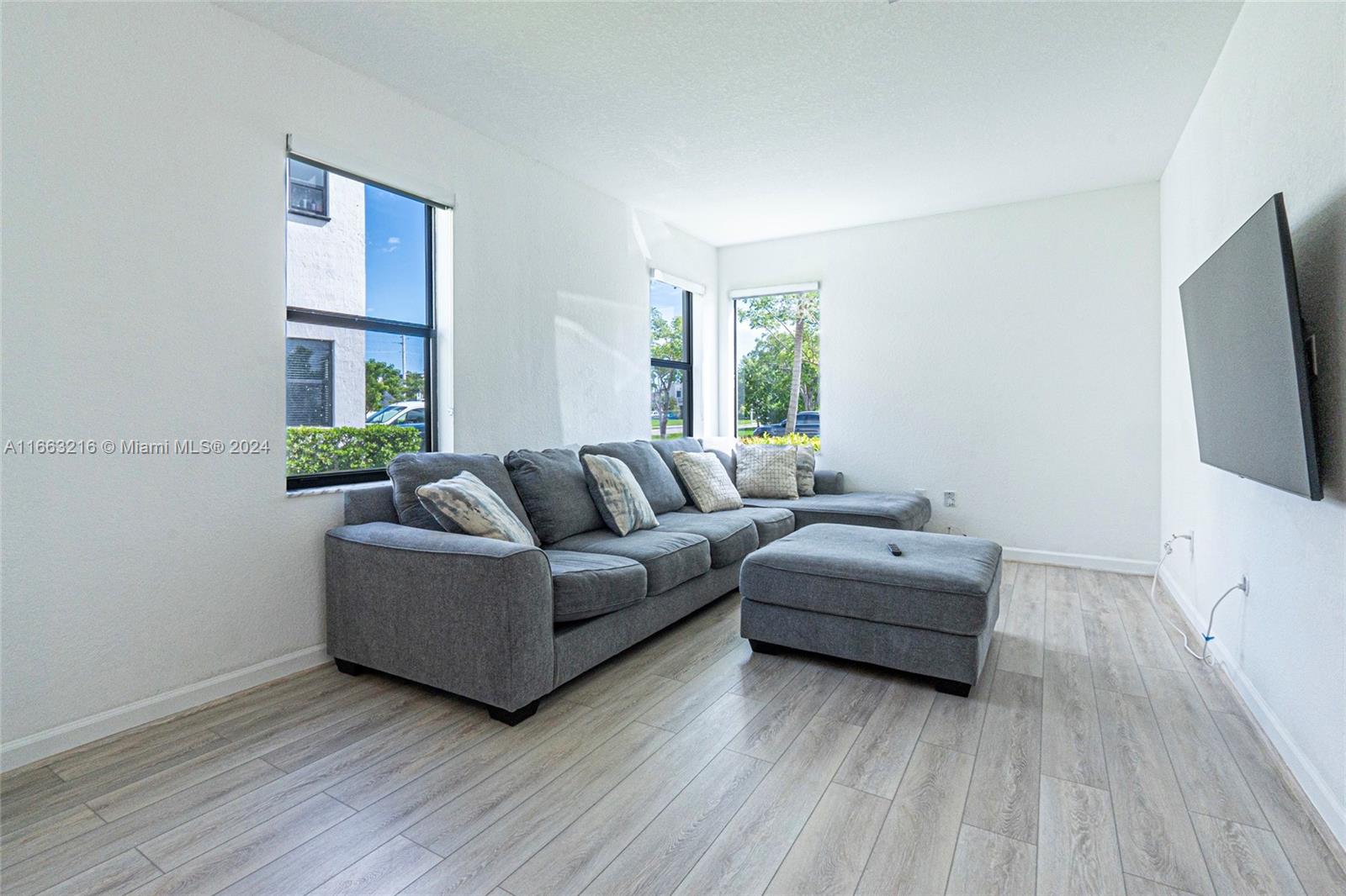VIA VENTURE NEIGHBORHOOD - Residential Lease
