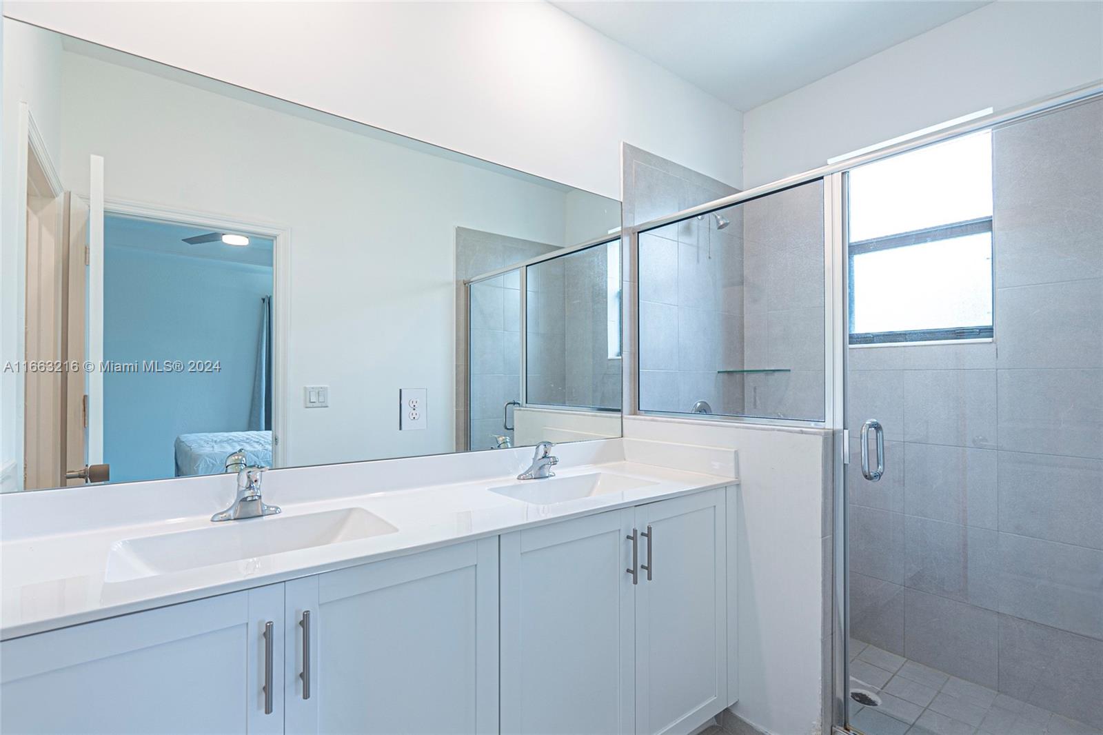 VIA VENTURE NEIGHBORHOOD - Residential Lease