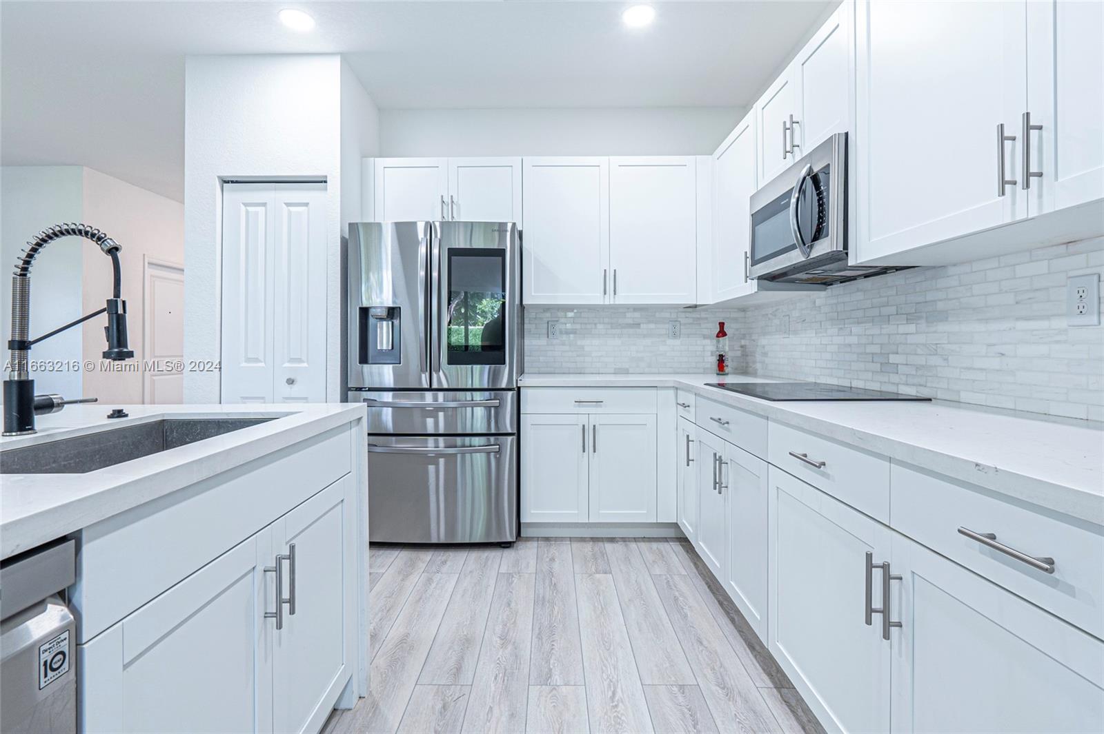 VIA VENTURE NEIGHBORHOOD - Residential Lease