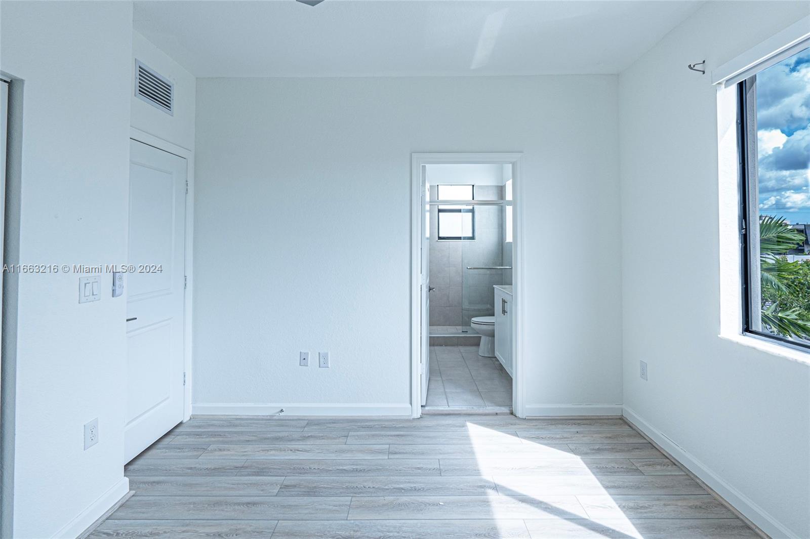 VIA VENTURE NEIGHBORHOOD - Residential Lease